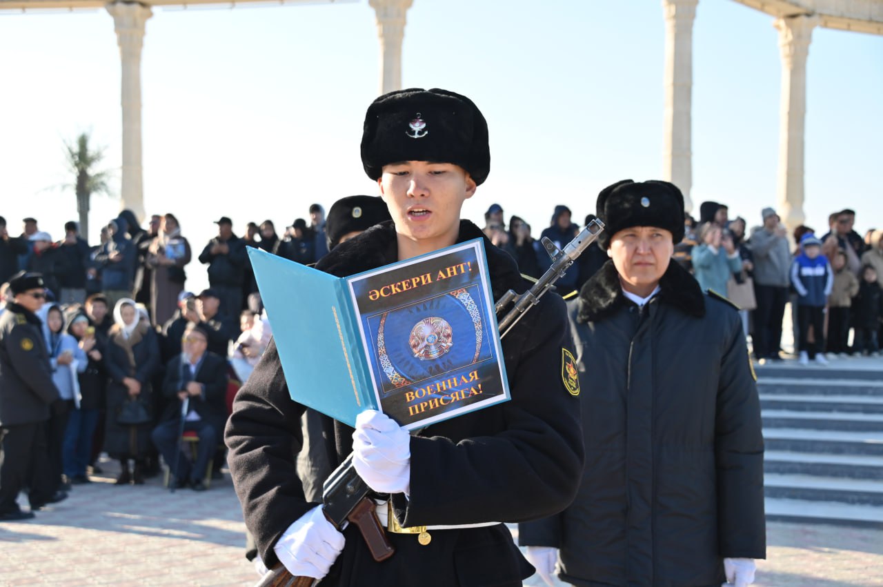 Каспий жағалауында 200-ден аса матрос Отанға адал болуға ант берді