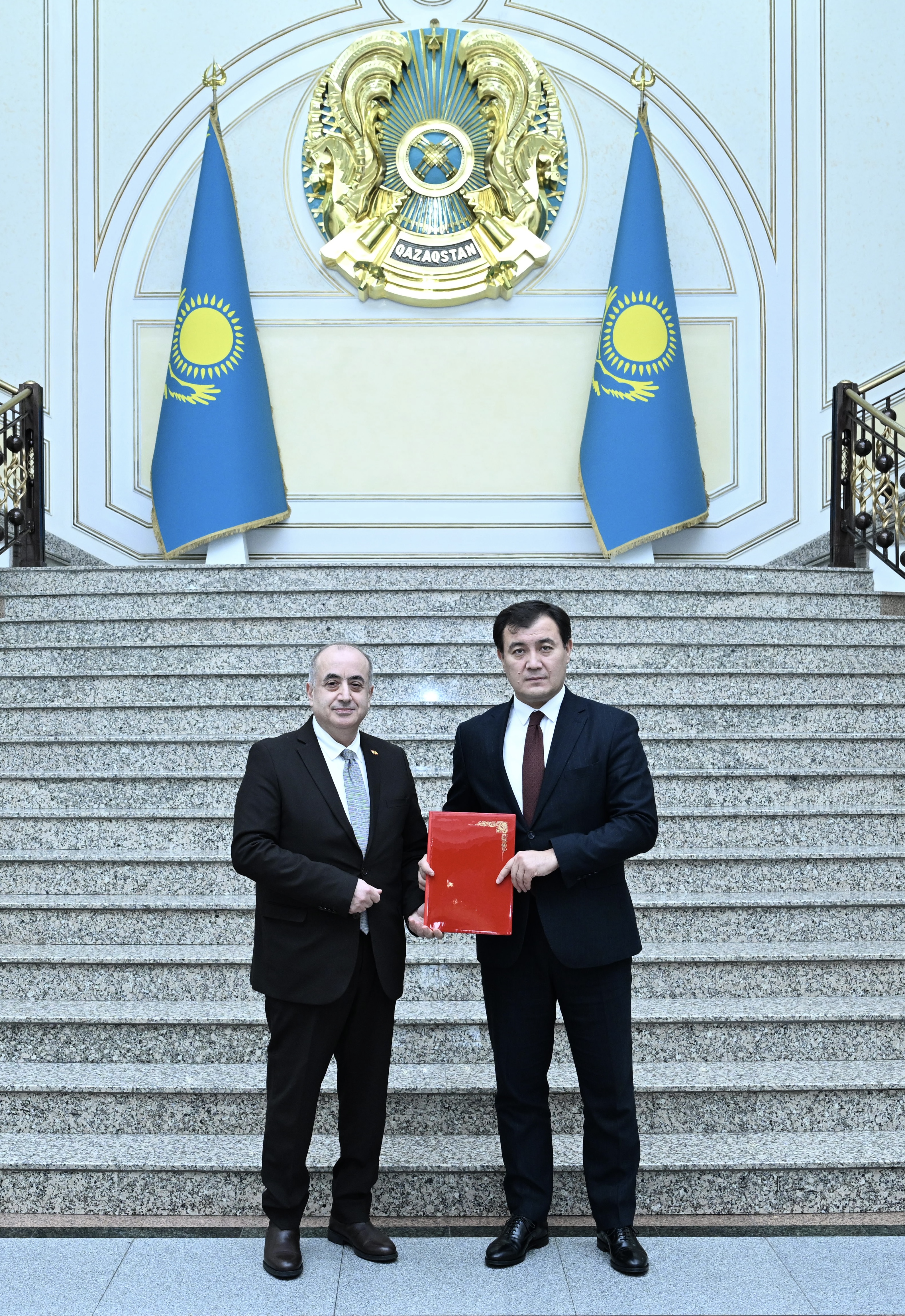 Қазақстан СІМ-де Ливанның жаңа Елшісі сенім грамоталарының көшірмелерін табыстады