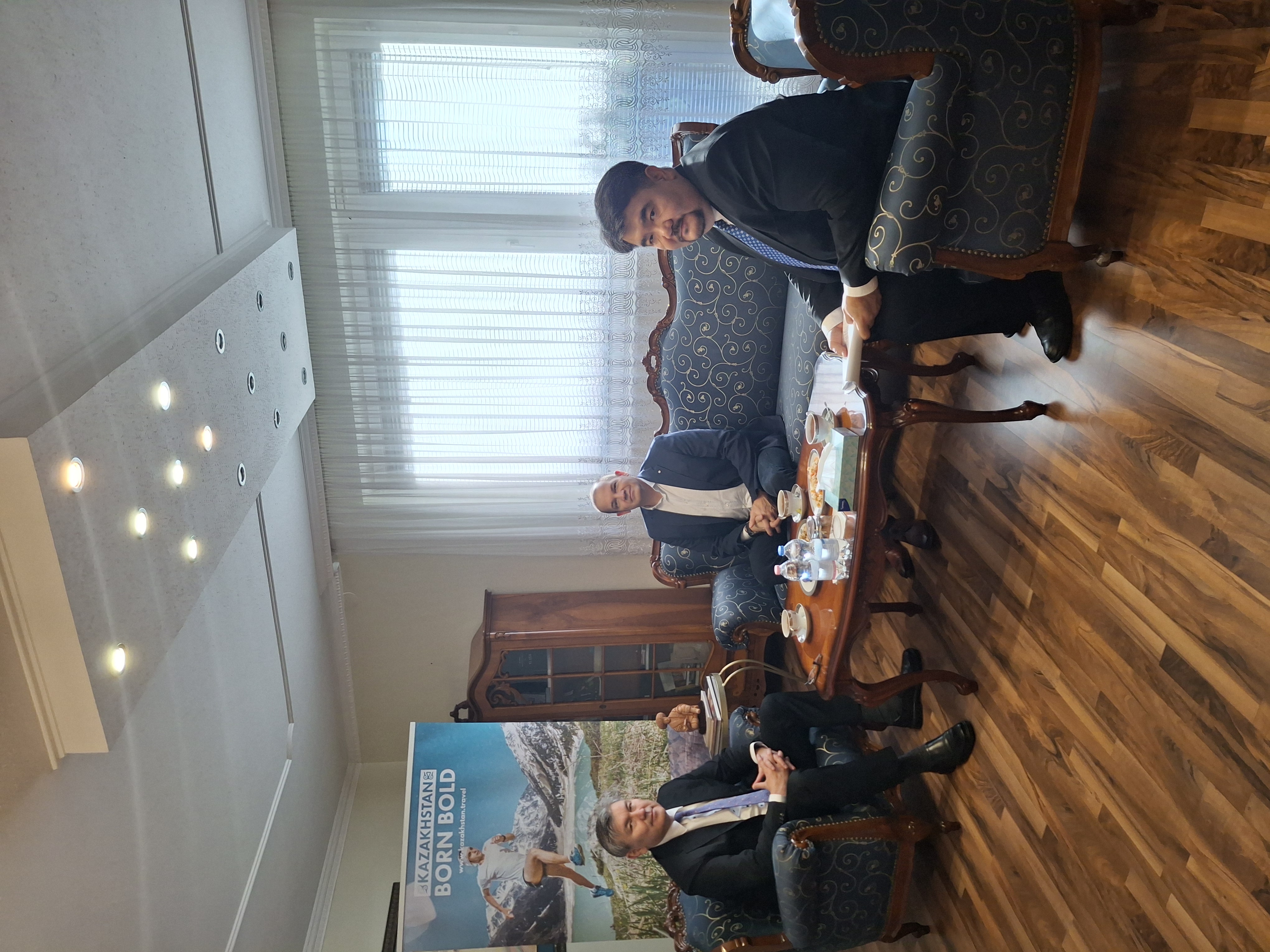 Мажарстандағы ең ірі құрама жем өндірушісі және дистрибьюторымен ынтымақтастық