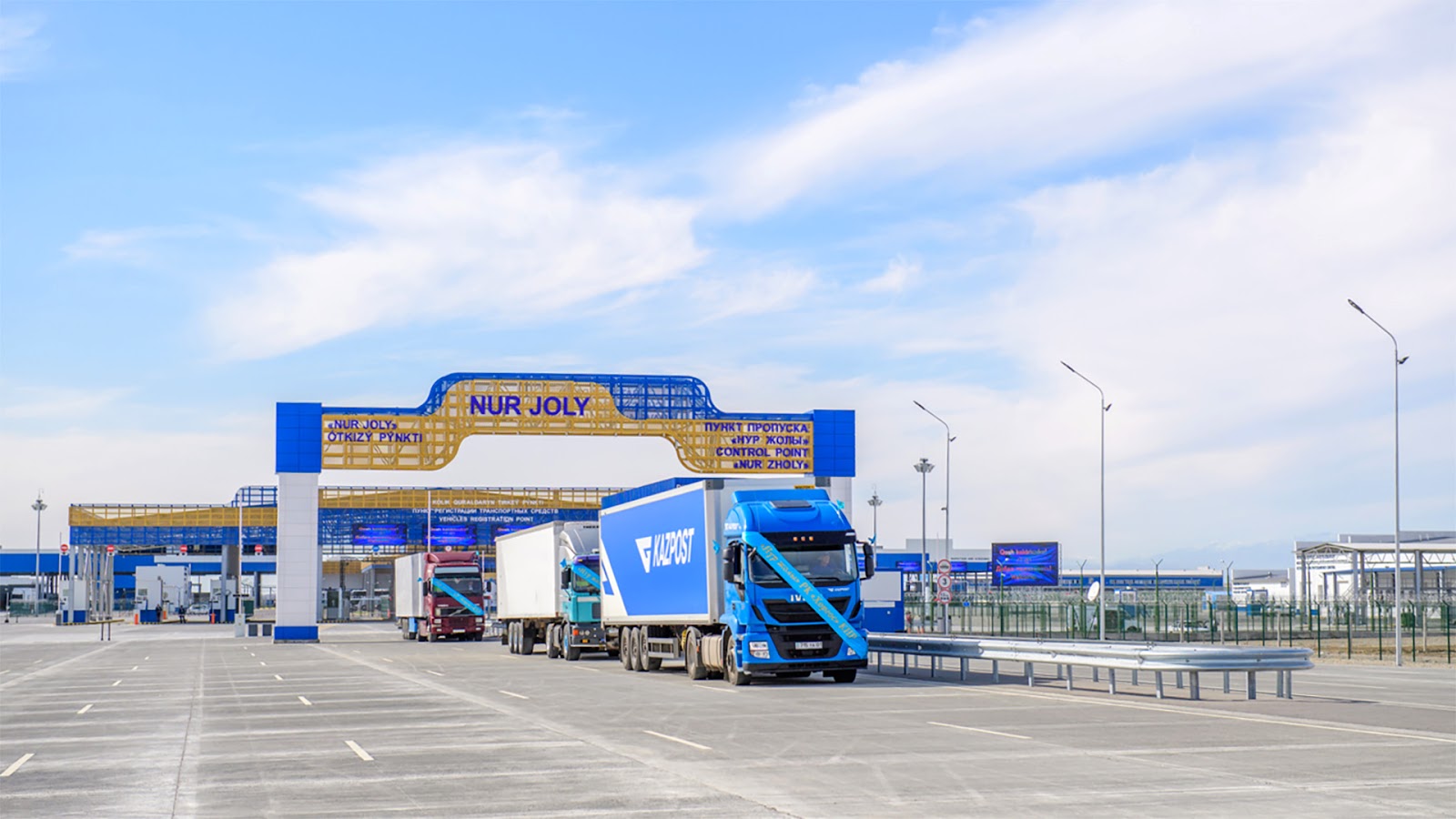 Мемлекеттік кірістер комитеті «Нұр жолы» өткізу пунктіндегі жағдай туралы хабарлайды