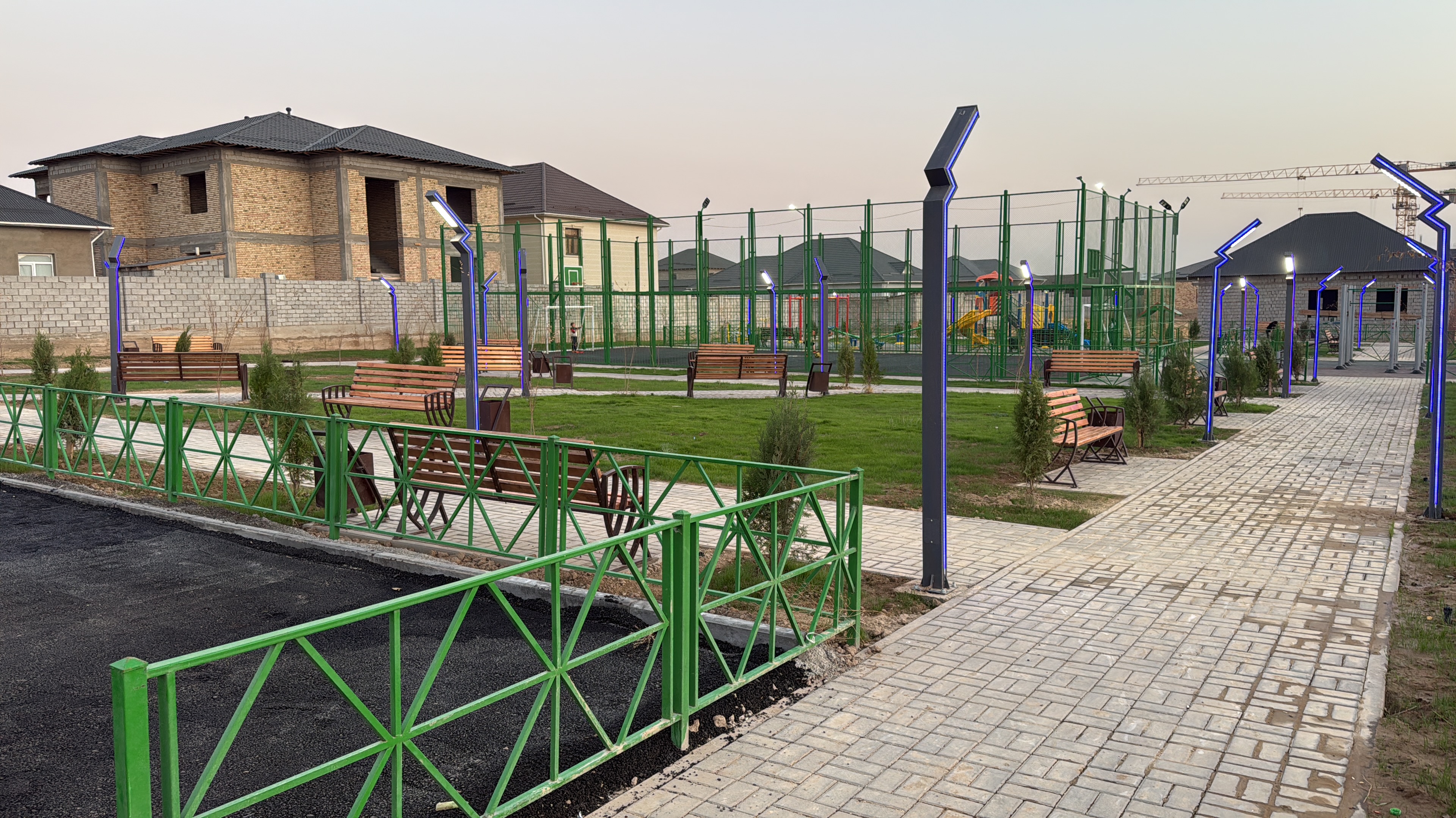 В АБАЙСКОМ РАЙОНЕ ПРОДОЛЖАЮТСЯ РАБОТЫ ПО БЛАГОУСТРОЙСТВУ