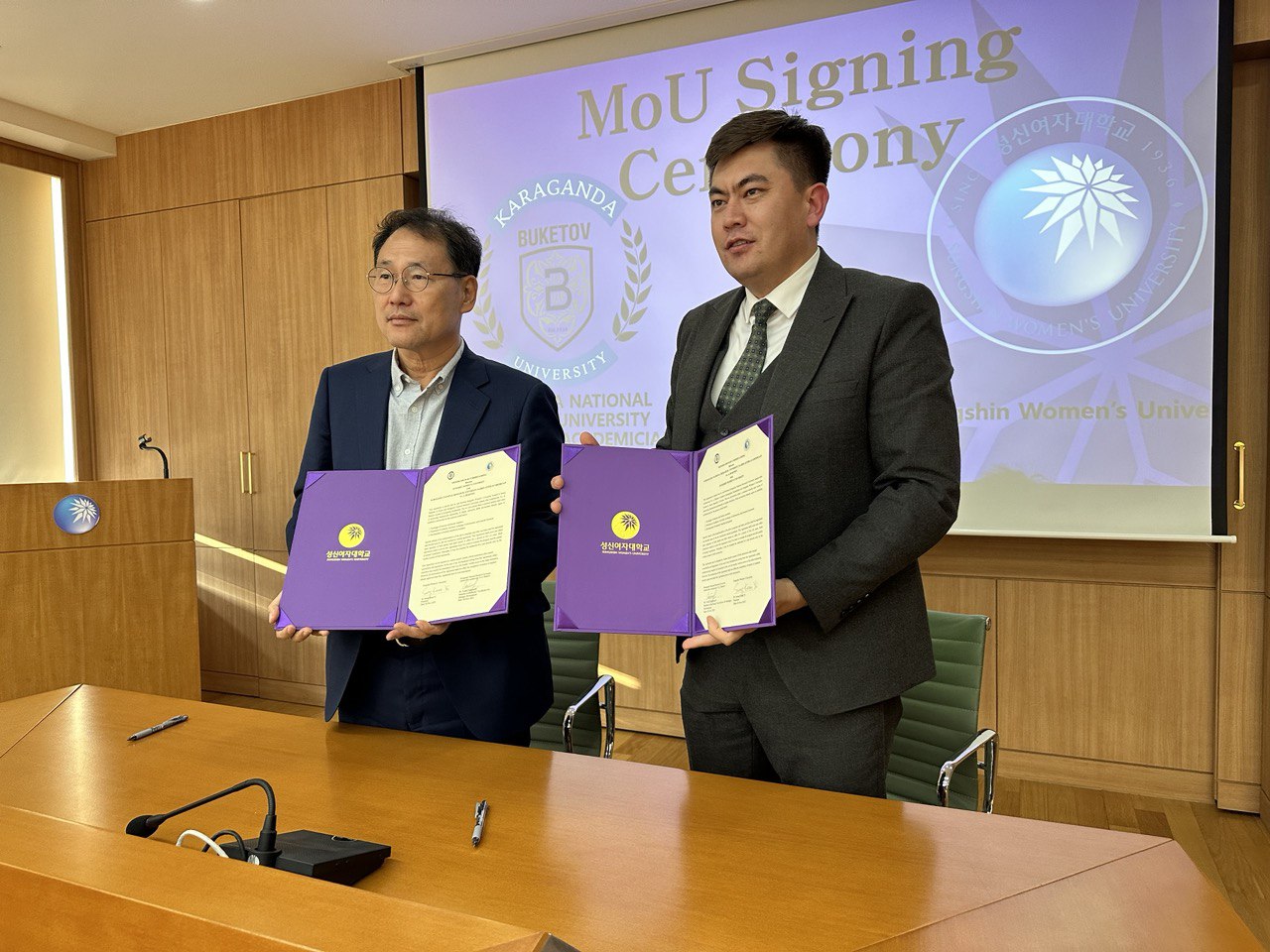 Buketov University ғылыми монографиясы Сеулде таныстырылды