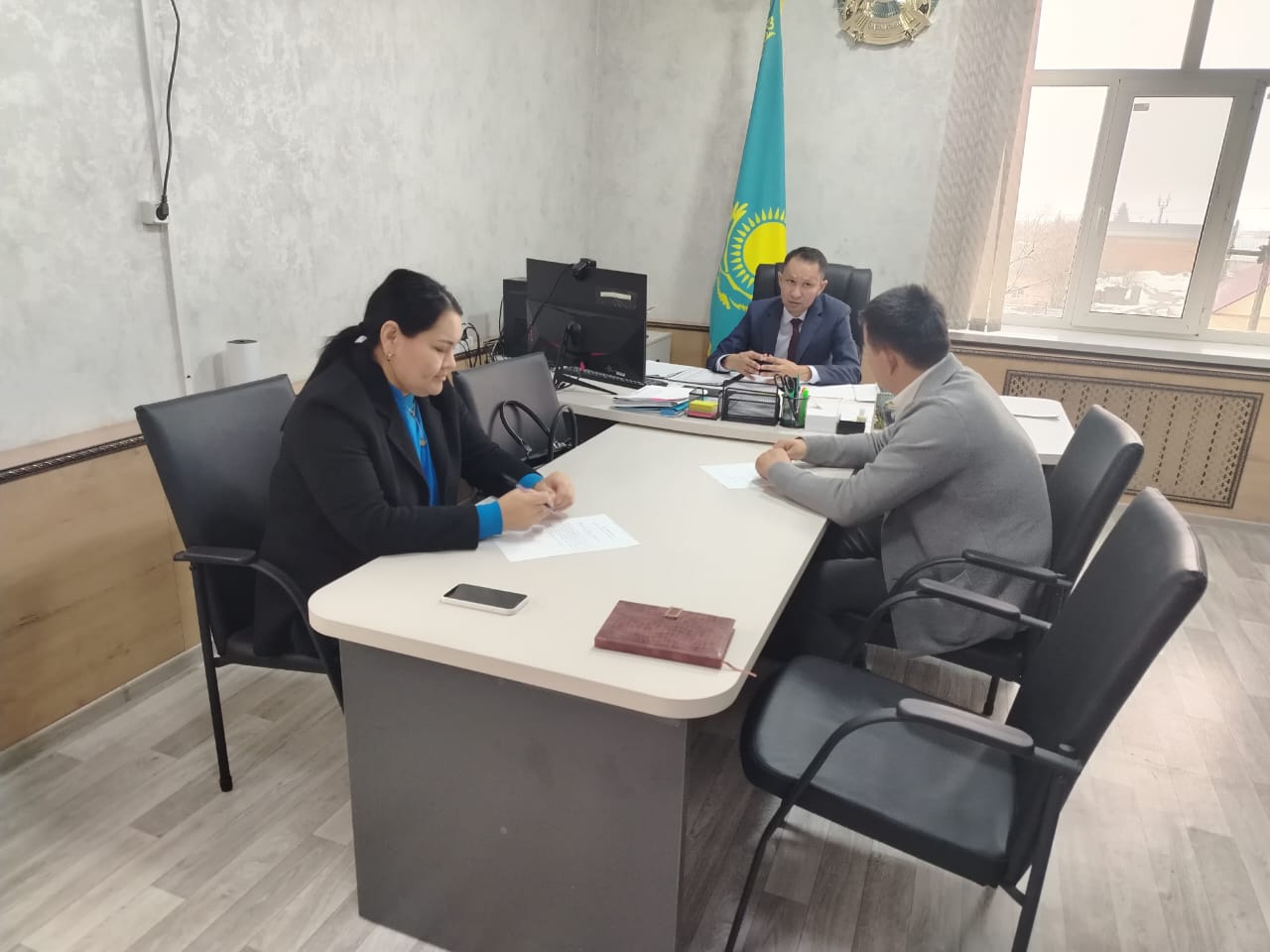Самар ауданында әдеп жөніндегі уәкіл жаңа мемлекеттік қызметкерлермен кездесу өткізді