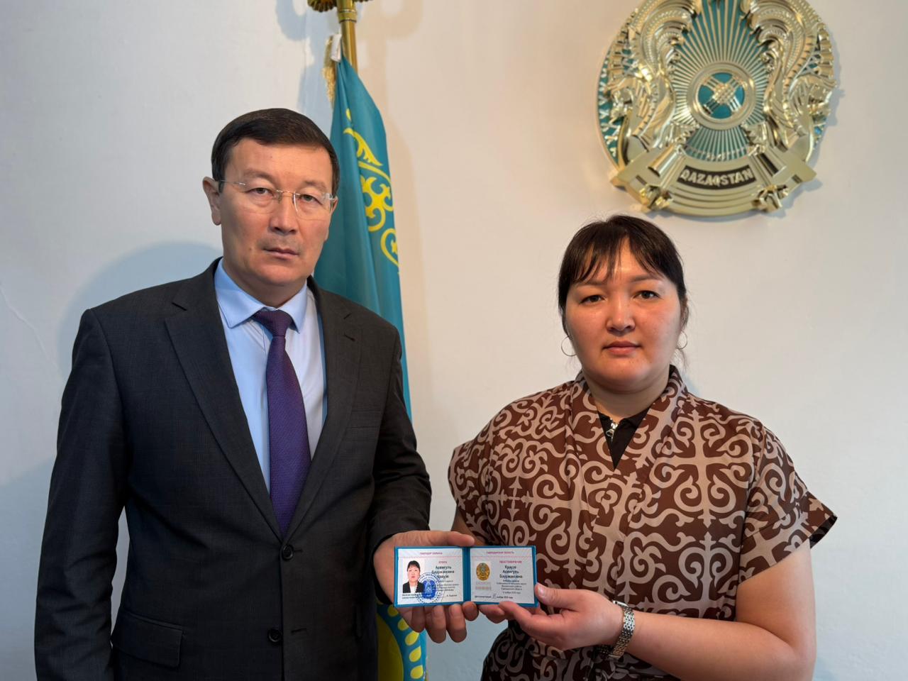 11 ноября 2025 года в здании аппарата акима Енбекшинского сельского округа  состоялось совещание актива округа, на котором председатель Железинской районной территориальной избирательной комиссии Саденов А.Т. вручил удостоверение избранному акиму Краузе Асемгуль Бауржановне.