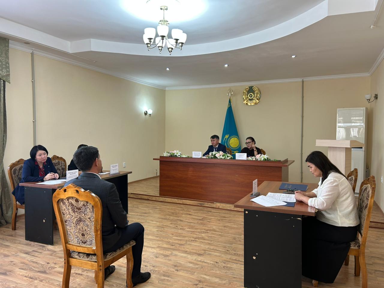 Провел аттестацию должностных лиц аппаратов акимов сельских округов, уполномоченных на совершение нотариальных действий