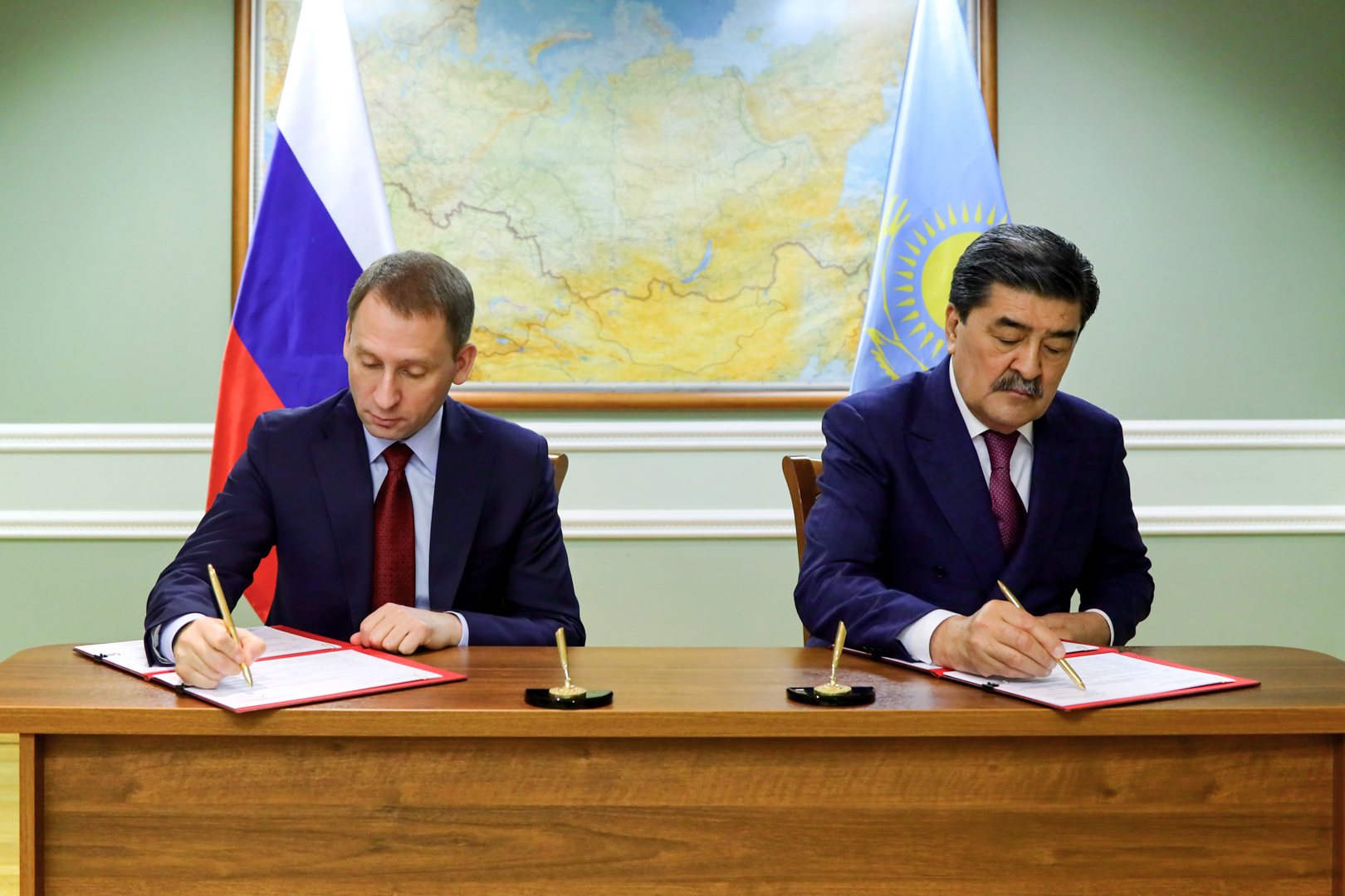 Қазақстанға амур жолбарыстарын әкелу және бейімдеу жөніндегі іс-шаралар жоспарына қол қойылды