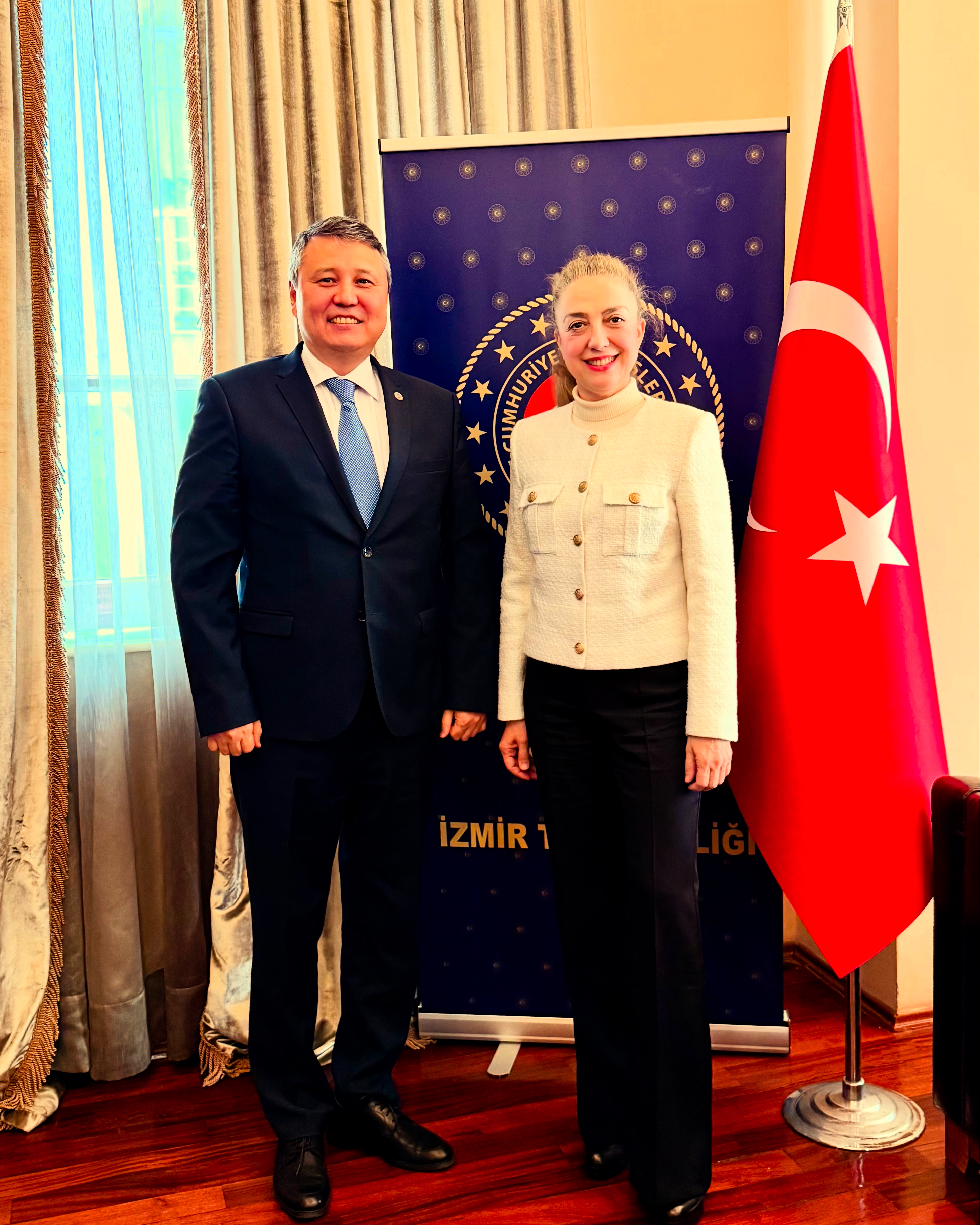 Измир қаласында Қазақстанның Бас консулы мен Түркия Сыртқы істер министрлігінің Измирдегі өкілі арасындағы алғашқы кездесу өтті