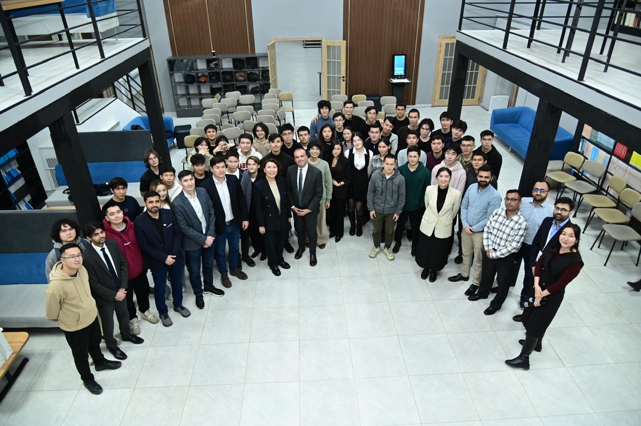 Жел энергиясы – болашақтың қуаты: Plenitude Kazakhstan басшысы Жұбанов университетінде қонақ дәріс өткізді