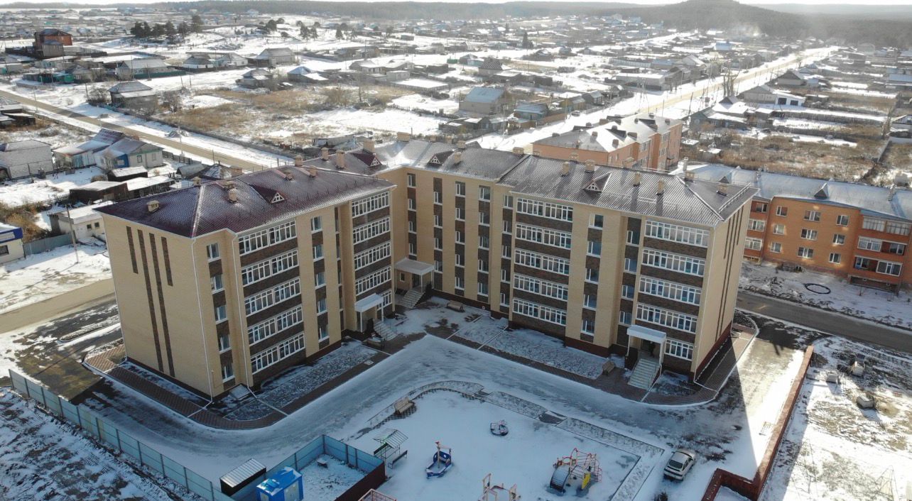 Зеренді ауылында тағы екі отбасы жаңа пәтердің кілтін алды