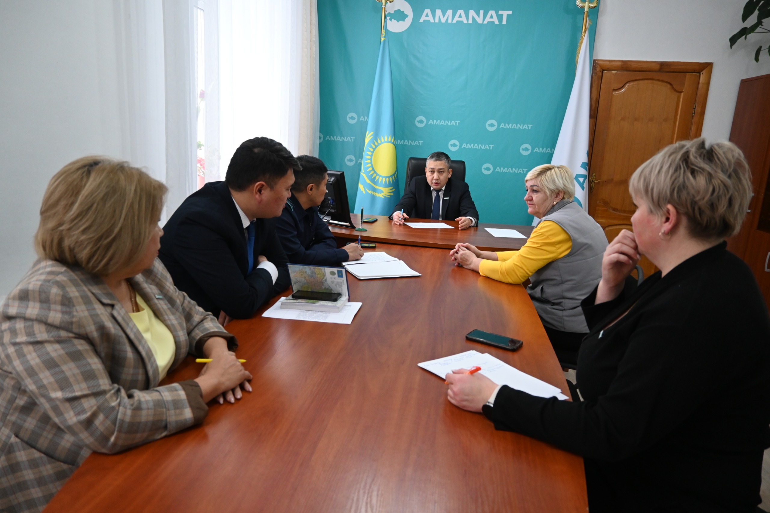 В районном филиале партии "Аманат" прошел личный прием граждан