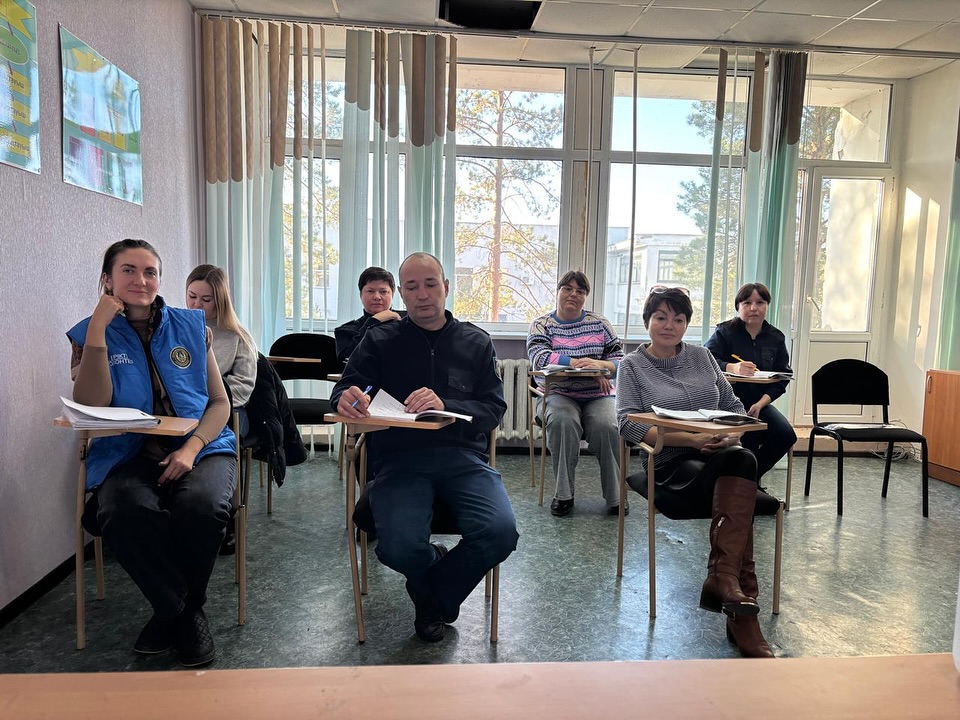 Продолжаются трёхмесячные курсы по казахскому, русскому и английскому языкам.