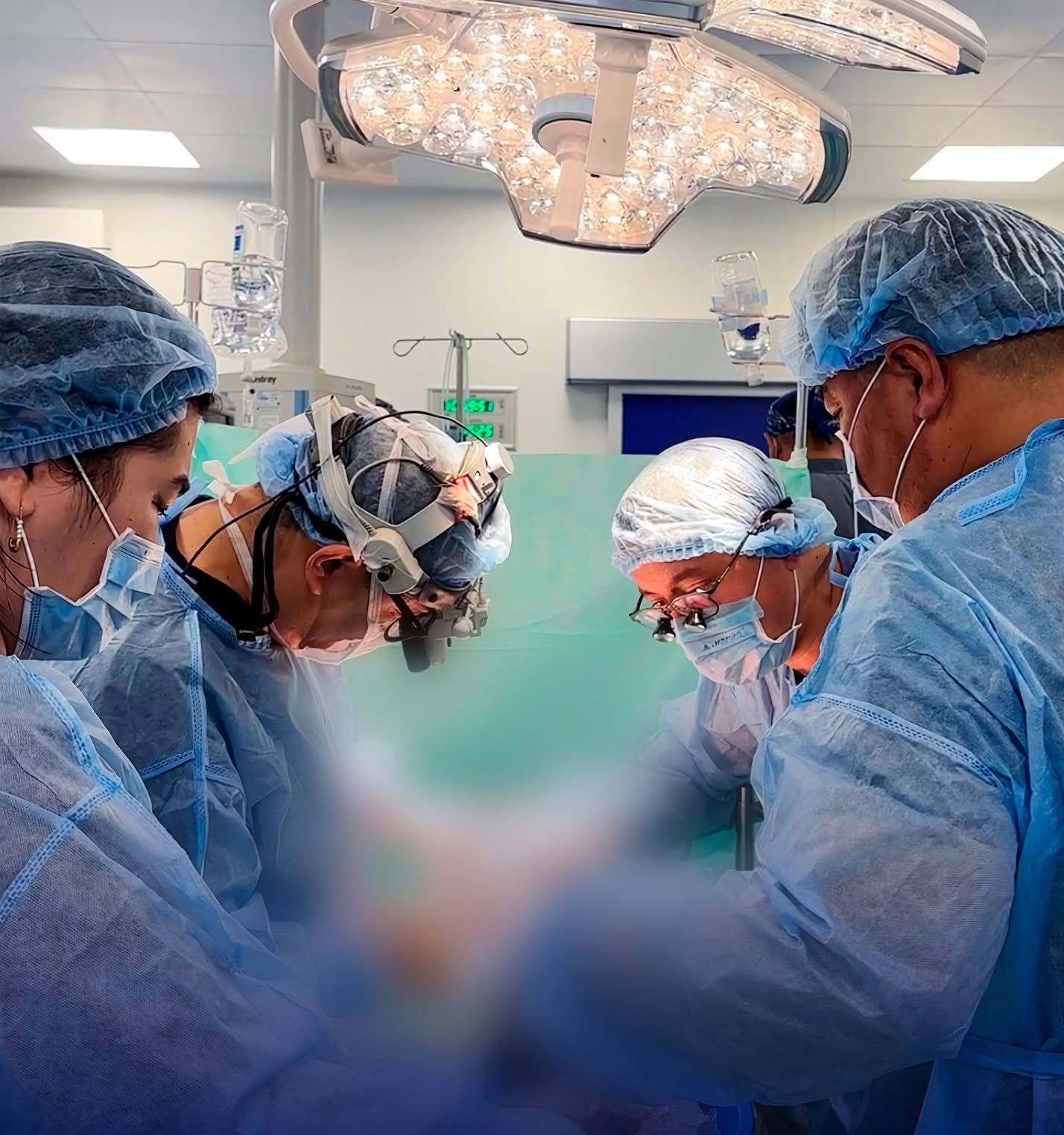 ОЧЕРЕДНАЯ ОПЕРАЦИЯ ПО ПЕРЕСАДКЕ РОДСТВЕННОЙ ПОЧКИ ПРОШЛА УСПЕШНО