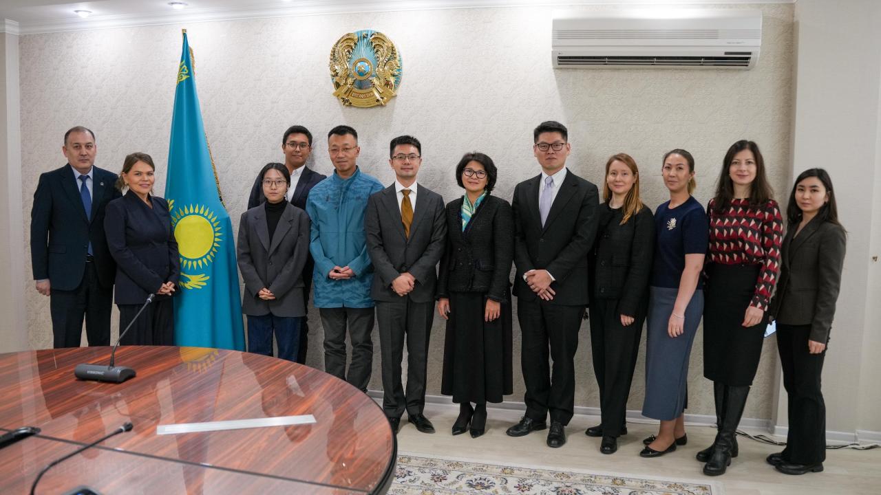 Зияткерлік меншік құқығы комитетінің төрағасы Шолпан Абдреева «Xiaomi Technologies Kazakhstan» компаниясының өкілдерімен кездесті