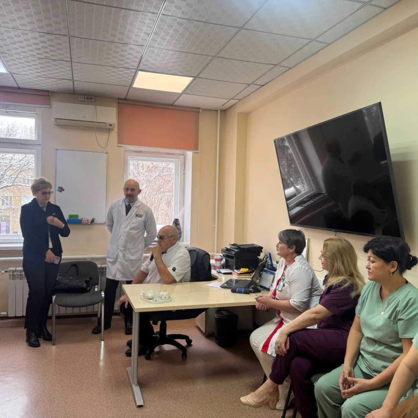 Встреча депутатов Восточно- Казахстанского областного маслихата с коллективом Центра гематологии