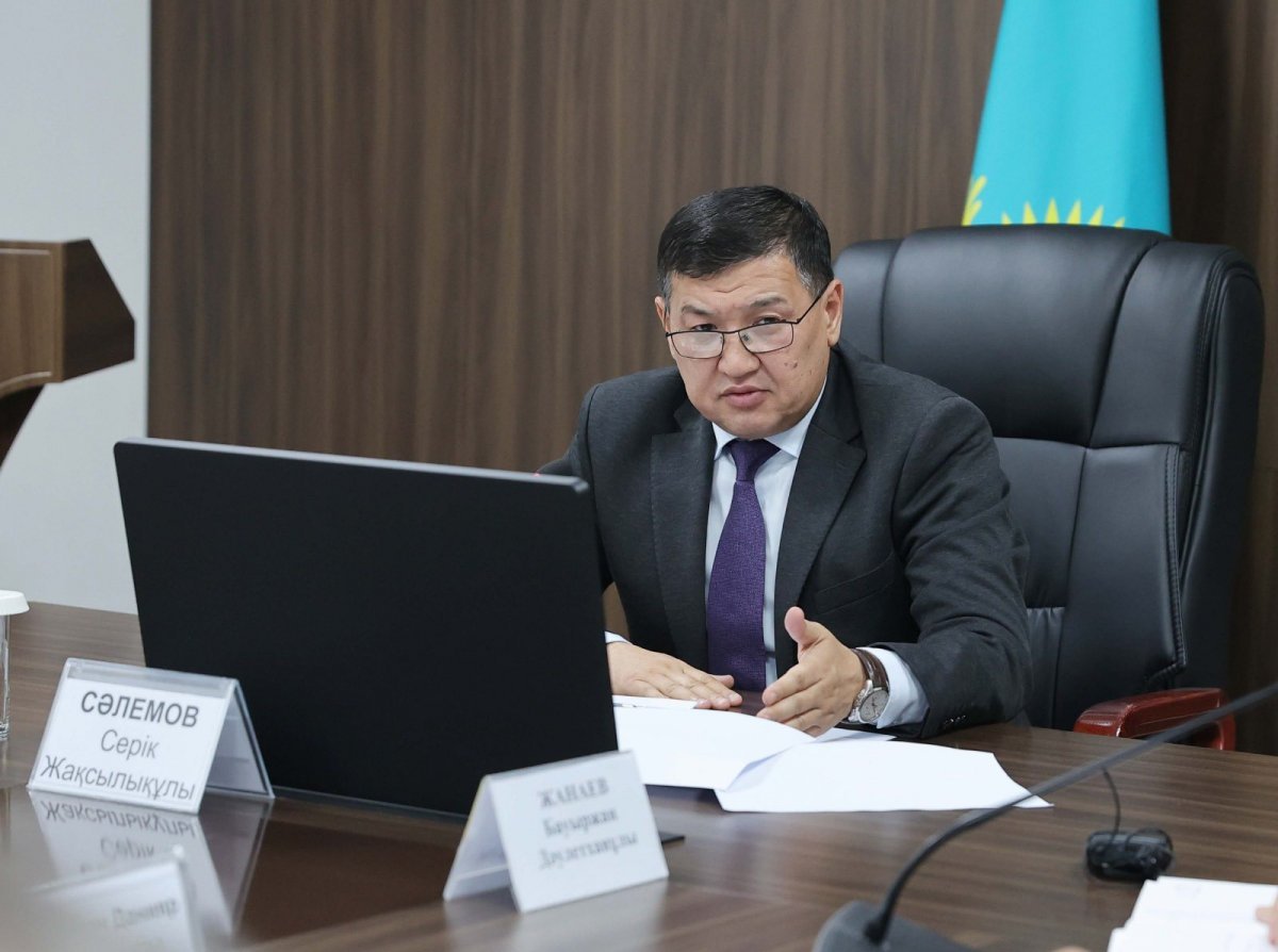 Неліктен жасөспірімдер түнгі ауысымда жұмыс істейді: Жамбыл облысында комиссия шараларды қатаңдатуды талап етті