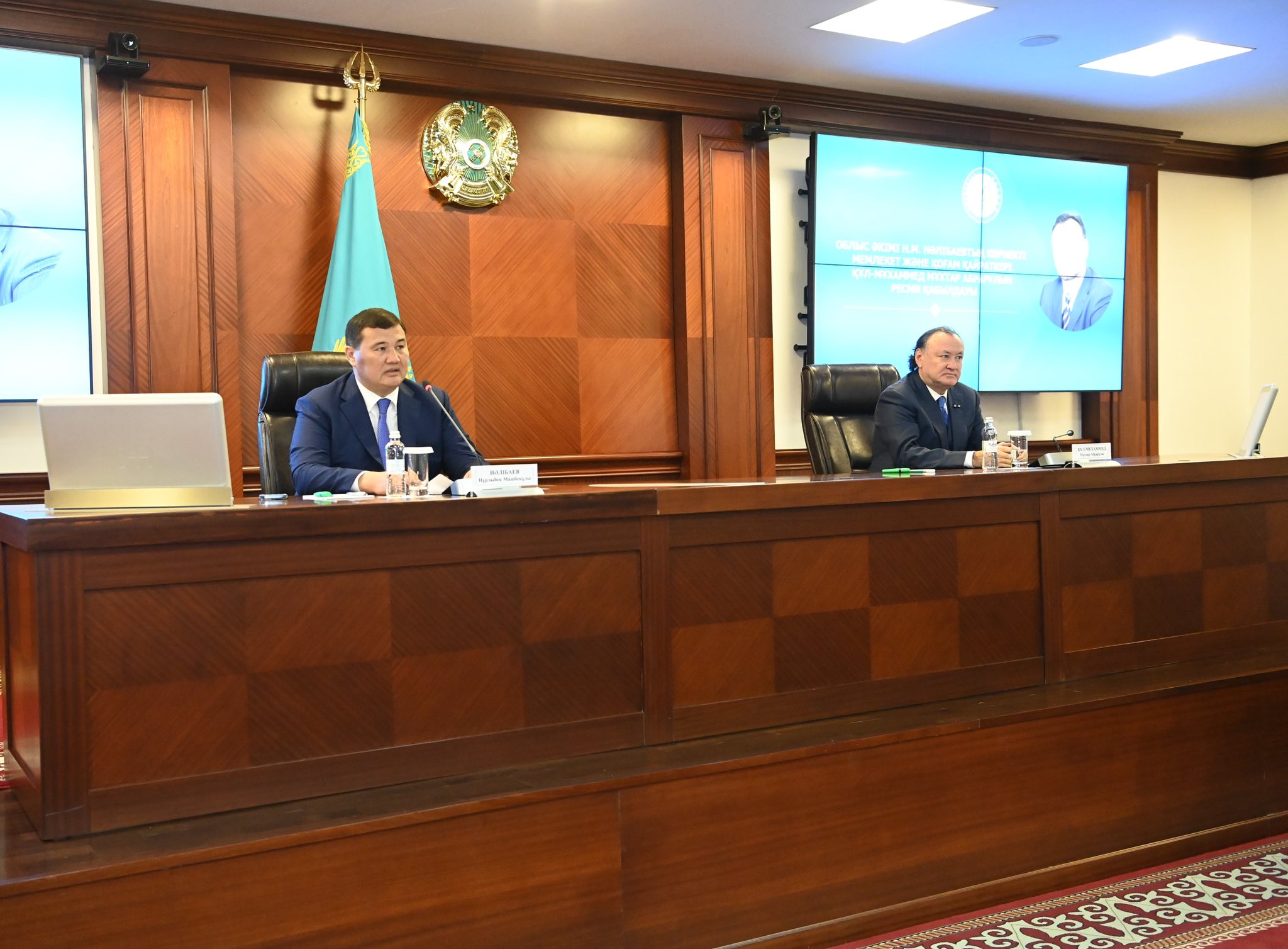 Аймақ басшысы мемлекет және қоғам қайраткері Мұхтар Құл-Мұхаммедпен кездесті