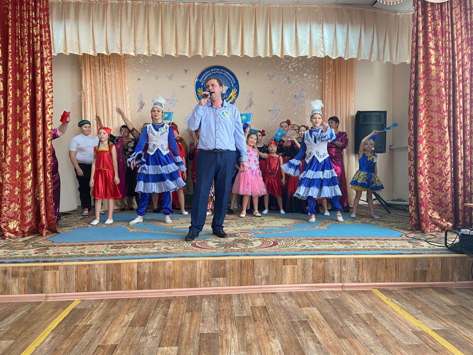 Көркемөнерпаздар халық шығармашылығы фестивалі«Өнеріміз саған, Казақстан!»