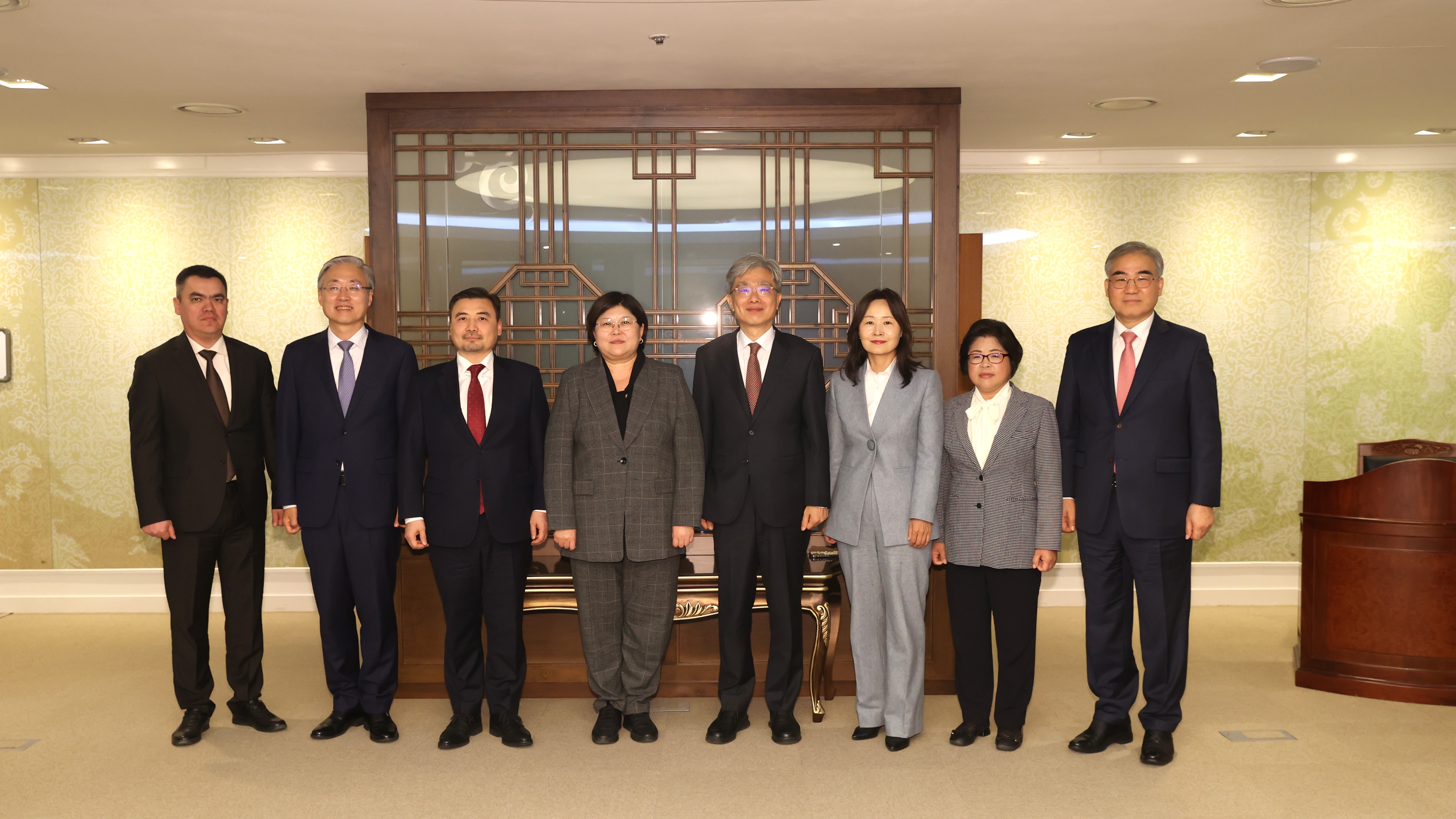 Қазақстан мен Корея Республикасының конституциялық соттары конституциялық сот төрелігі саласындағы ынтымақтастықты дамытуға уағдаласты