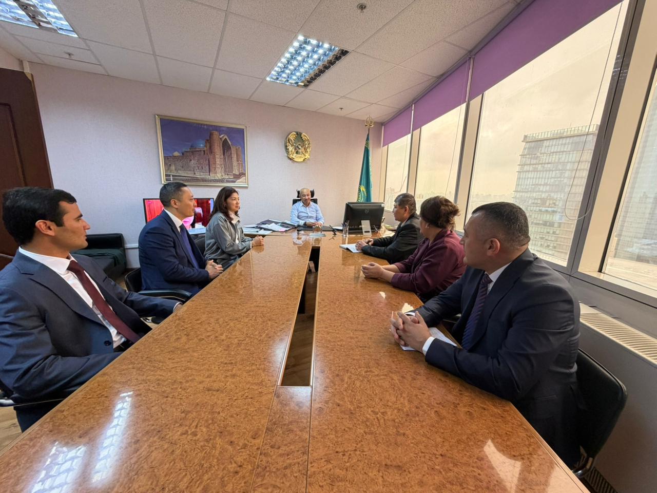 Канат Мынбаев провёл встречу с делегацией Республики Таджикистан