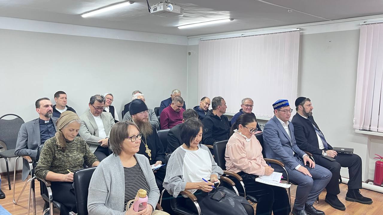 Қарағанды облысының діни бірлестіктері клубының отырысы