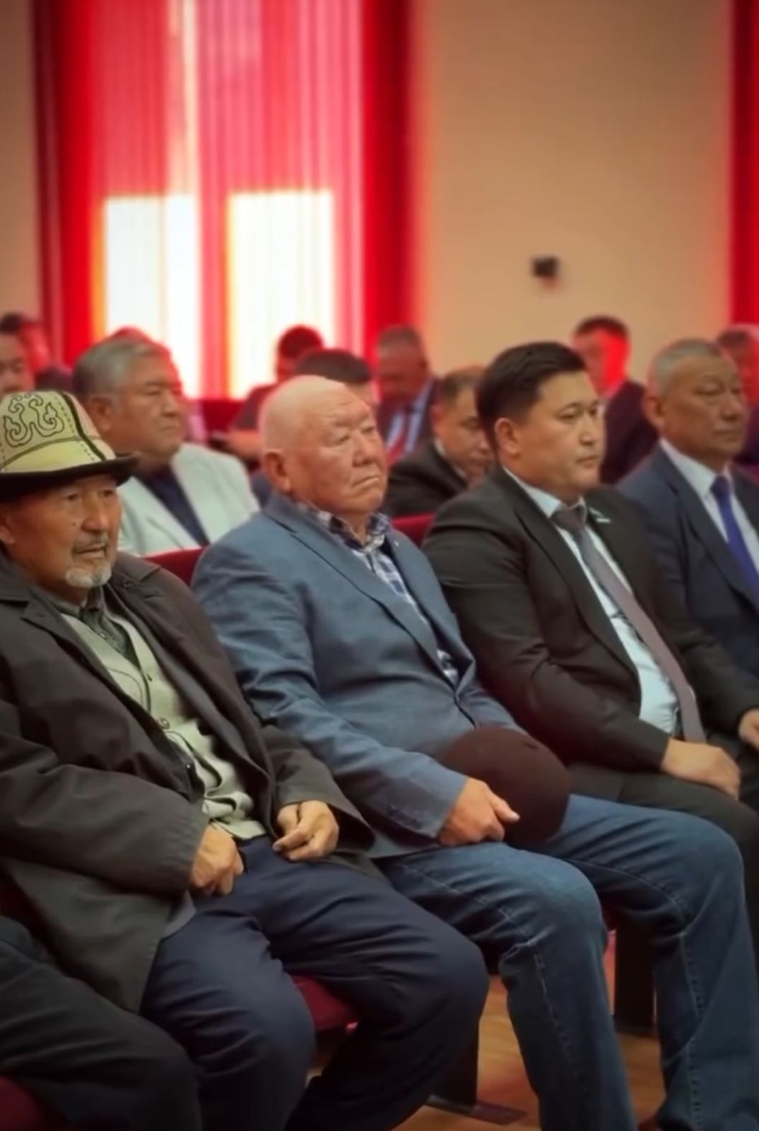 Ақсеңгір ауылының тұрғындарымен кездесуі