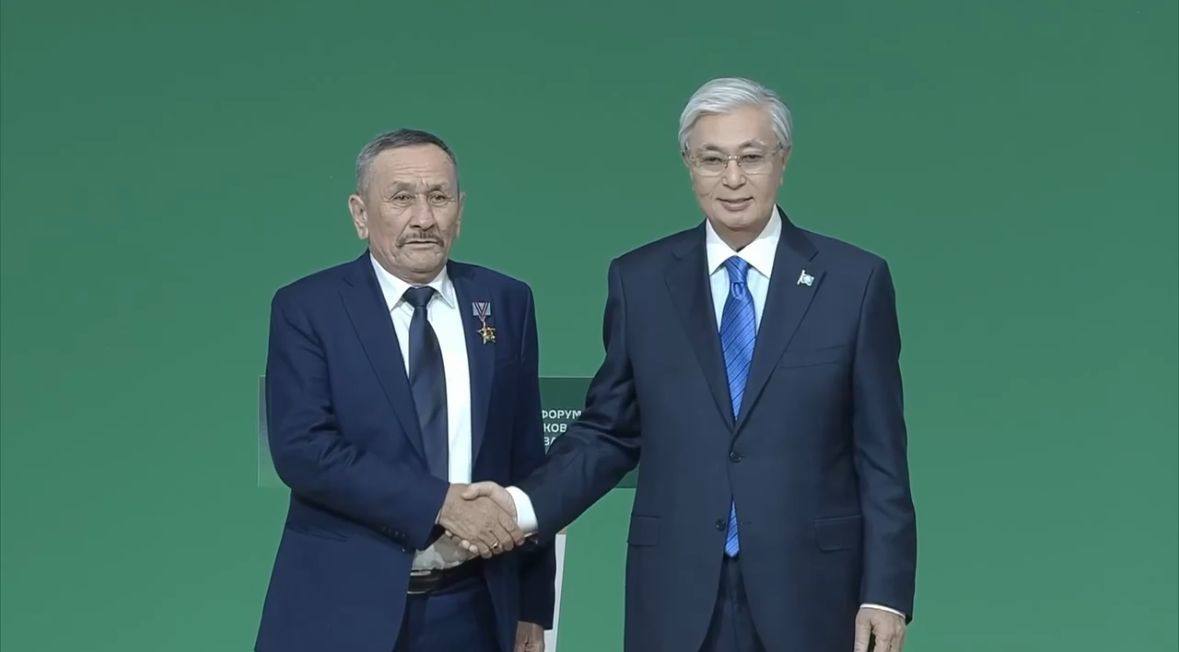 Маңғыстаулық ауыл шаруашылық саласының ардагері Президент қолынан награда алды