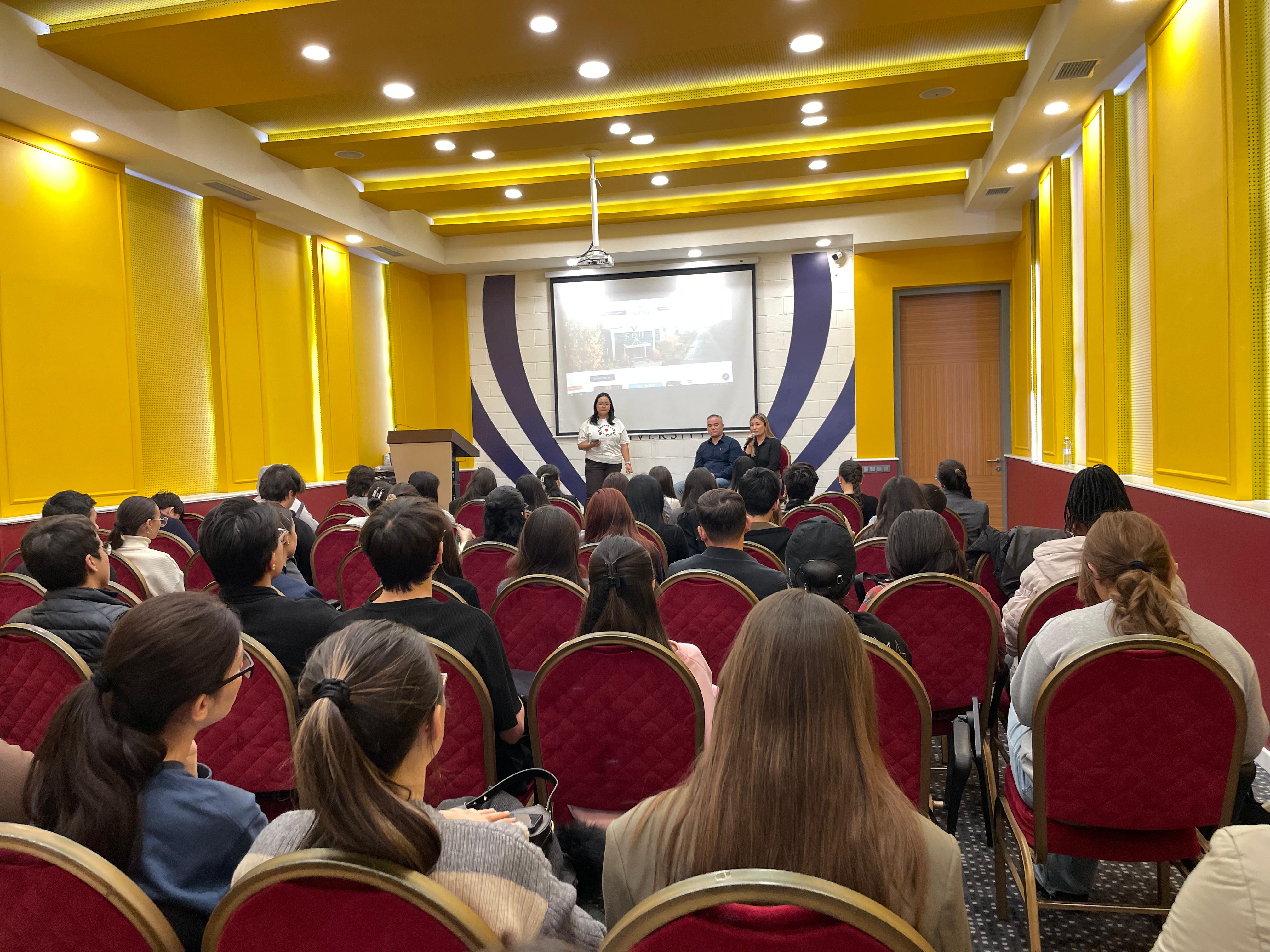 SDU University студенттері АИТВ жайлы ашық талқылап, мифтерді бұзды