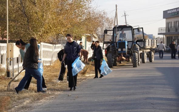 АУДАН ОРТАЛЫҒЫНДА КЕҢ АУҚЫМДЫ ТАЗАЛЫҚ ІС-ШАРАСЫ ӨТТІ