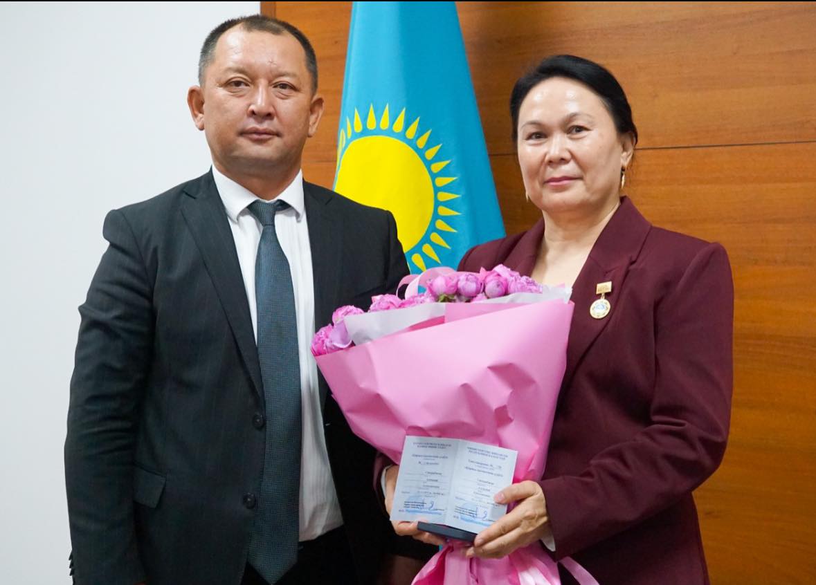 ҰЛТТЫҚ ВАЛЮТА КҮНІ МЕН ҚАРЖЫГЕРЛЕР МЕРЕКЕСІНЕ ОРАЙ ҚАРЖЫ САЛАСЫ ҚЫЗМЕТКЕРЛЕРІ МАРАПАТТАЛДЫ