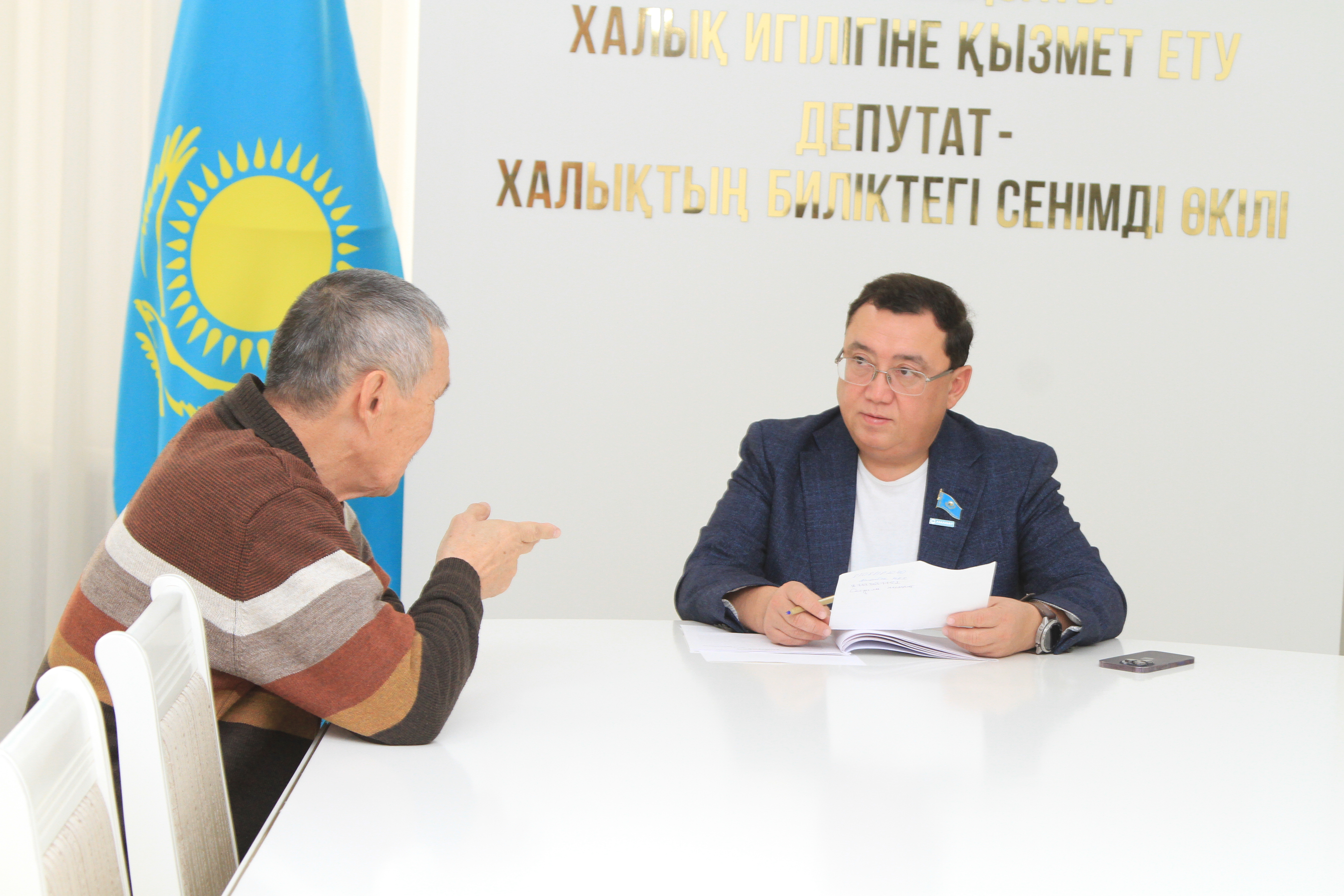 Депутаты приняли жителей