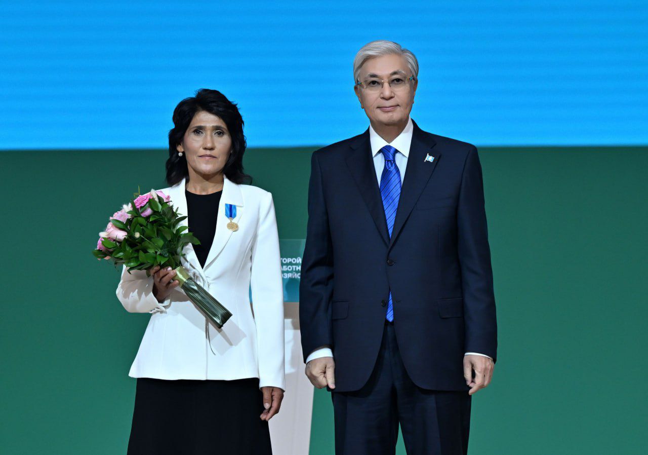 Сарыағаш ауданының Дарбаза ауылдық округінде тұратын Гүлнар Әбдіраманова ауыл шаруашылығы саласында ұзақ жылдар бойы еңбек етіп келе жатқан тәжірибелі сауыншы болып табылады. Ол “Sharkul Food” шаруа қожалығында сауыншы ретінде 9 жылдан бері үздіксіз қызмет атқарып, шаруашылықтың дамуына елеулі үлес қосып келеді.