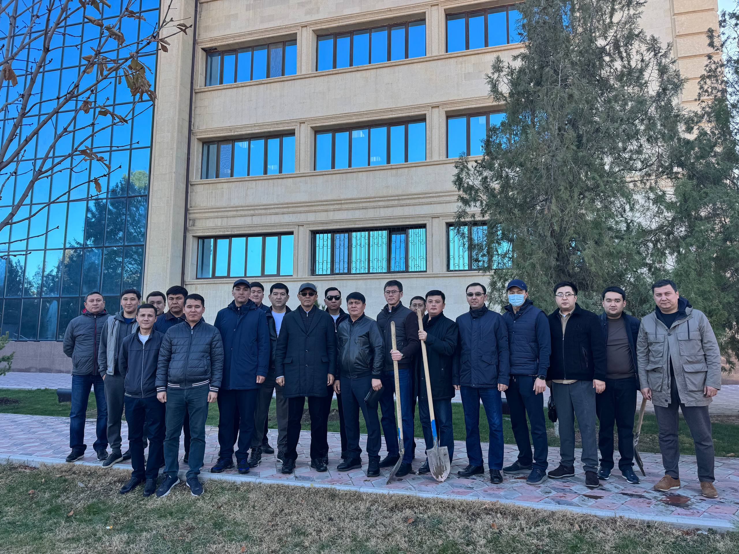 Сотрудниками прокуратуры  Жамбылской области организован субботник