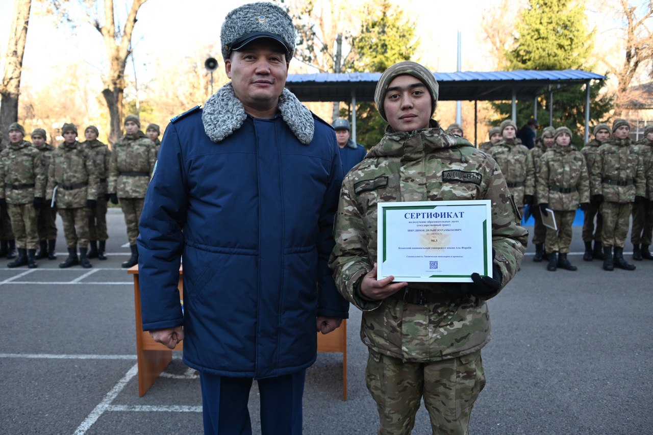 Қызметтен – студенттік партaға: әскери жоғары оқу орнында сарбаздар білім гранттарына ие болды