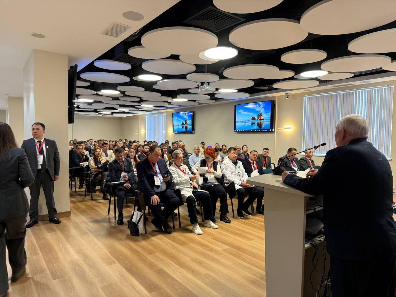 В АСТАНЕ СОСТОЯЛСЯ I КАЗАХСТАНСКИЙ КОНГРЕСС КОЛОРЕКТАЛЬНЫХ ХИРУРГОВ