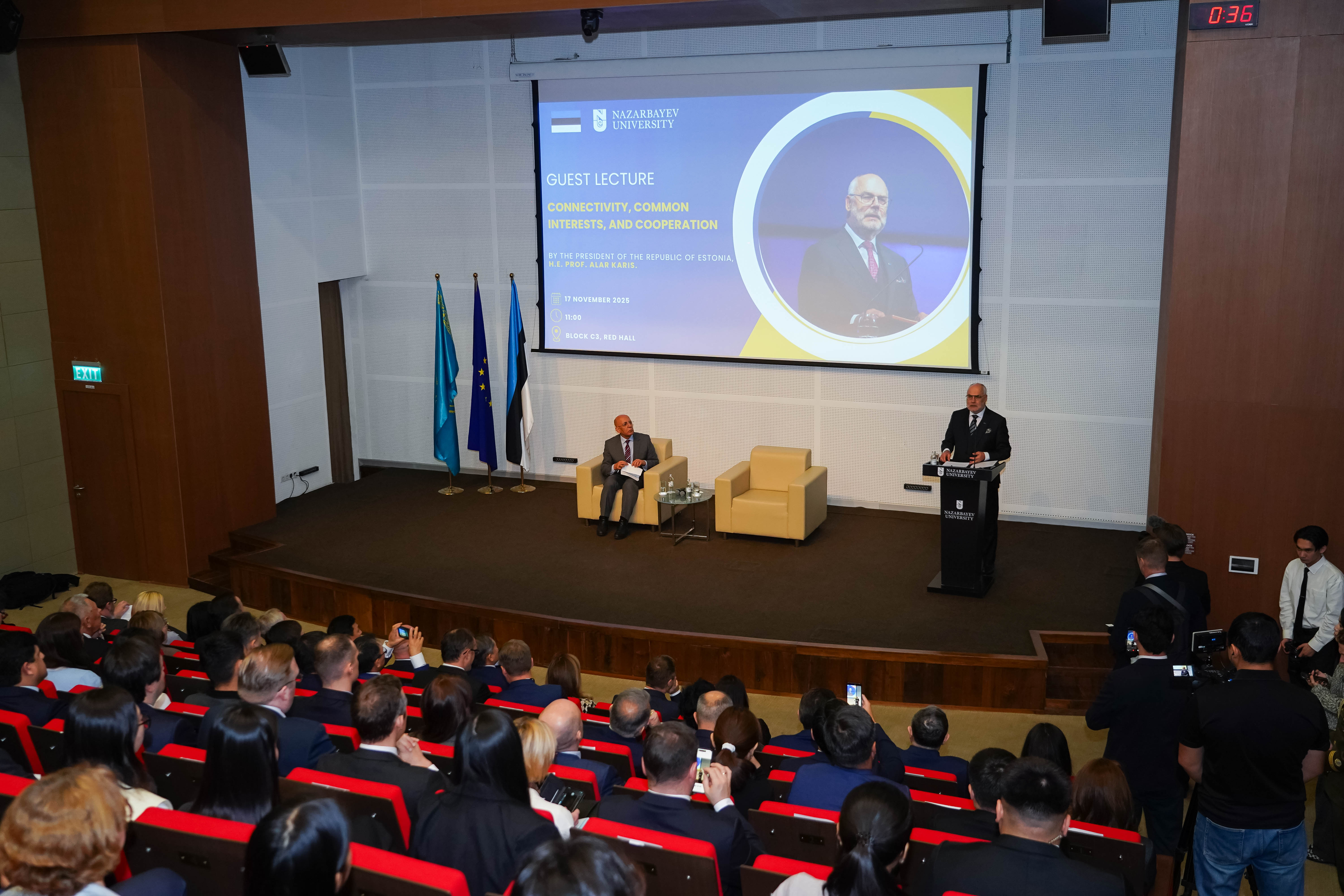 Эстония Президенті Nazarbayev University студенттеріне дәріс оқыды