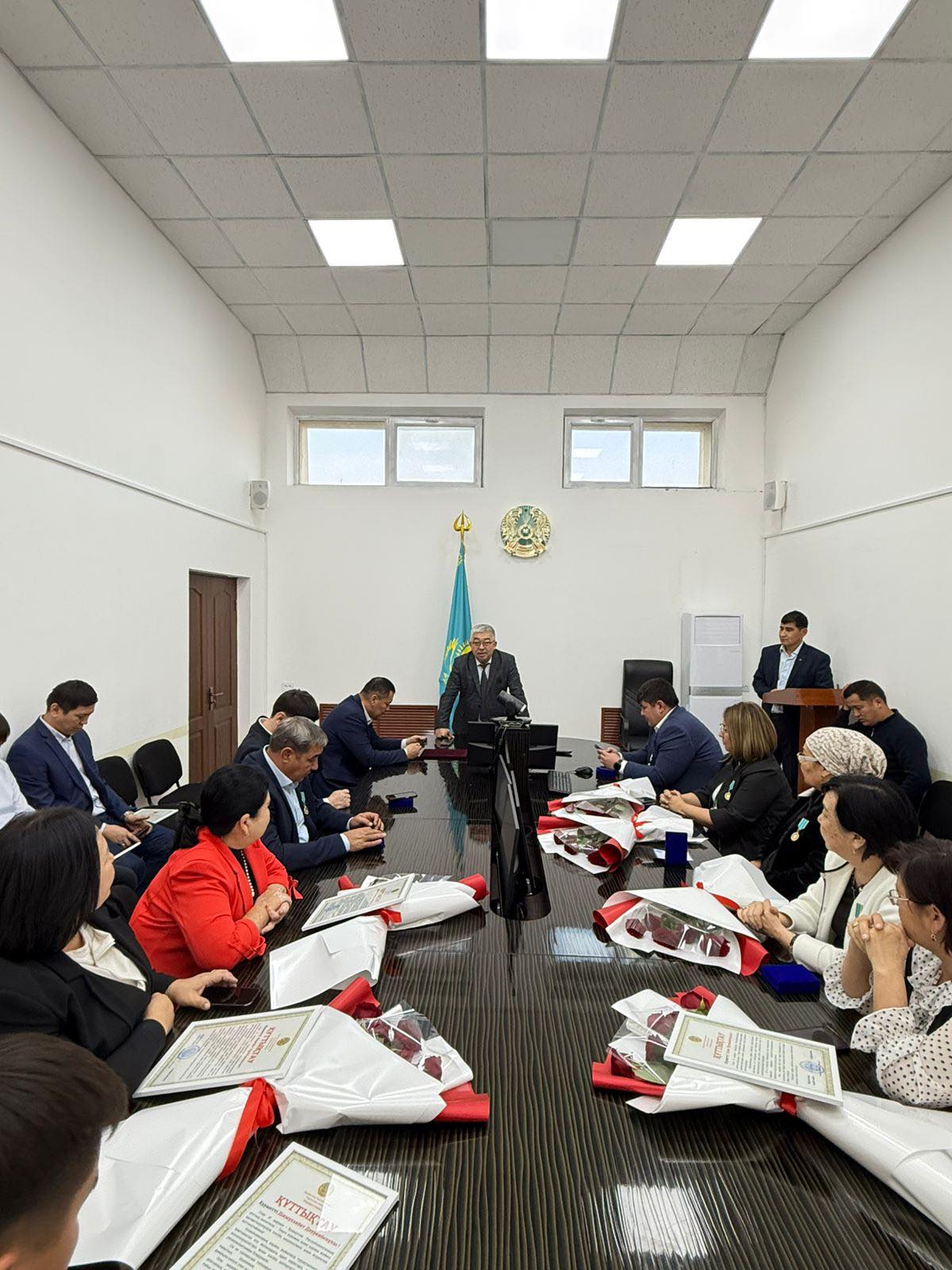 ШАРДАРАДА ҚАРЖЫ САЛАСЫ ҚЫЗМЕТКЕРЛЕРІН МАРАПАТТАУ РӘСІМІ ӨТТІ