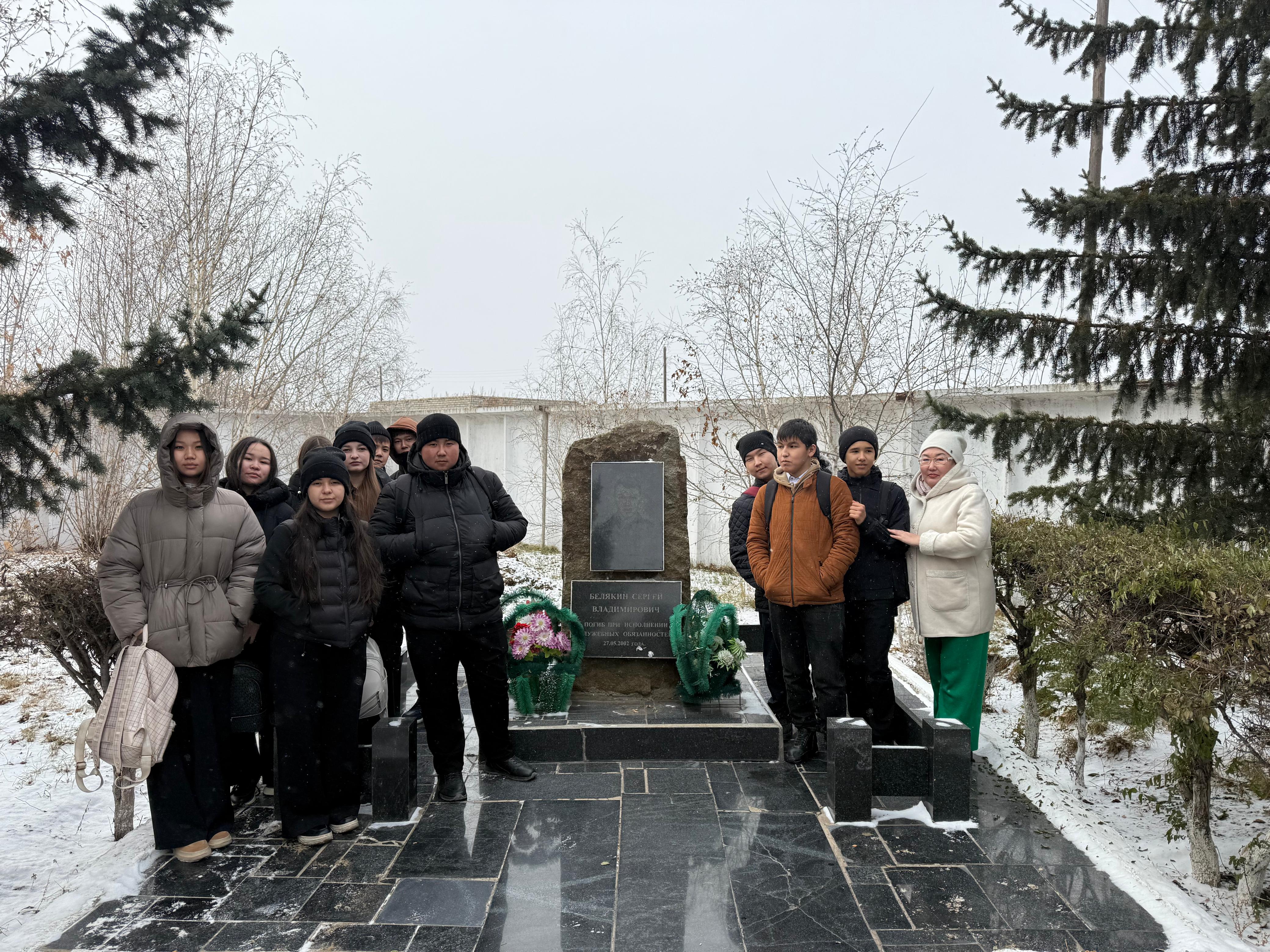 На базе пожарной части №16 Отдела по чрезвычайным ситуациям Бескарагайского района на постоянной основе проводятся Дни открытых дверей. Жителям района дается возможность ближе познакомиться с работой подразделения, увидеть оснащение и технику, а также получить практические знания по обеспечению пожарной безопасности.