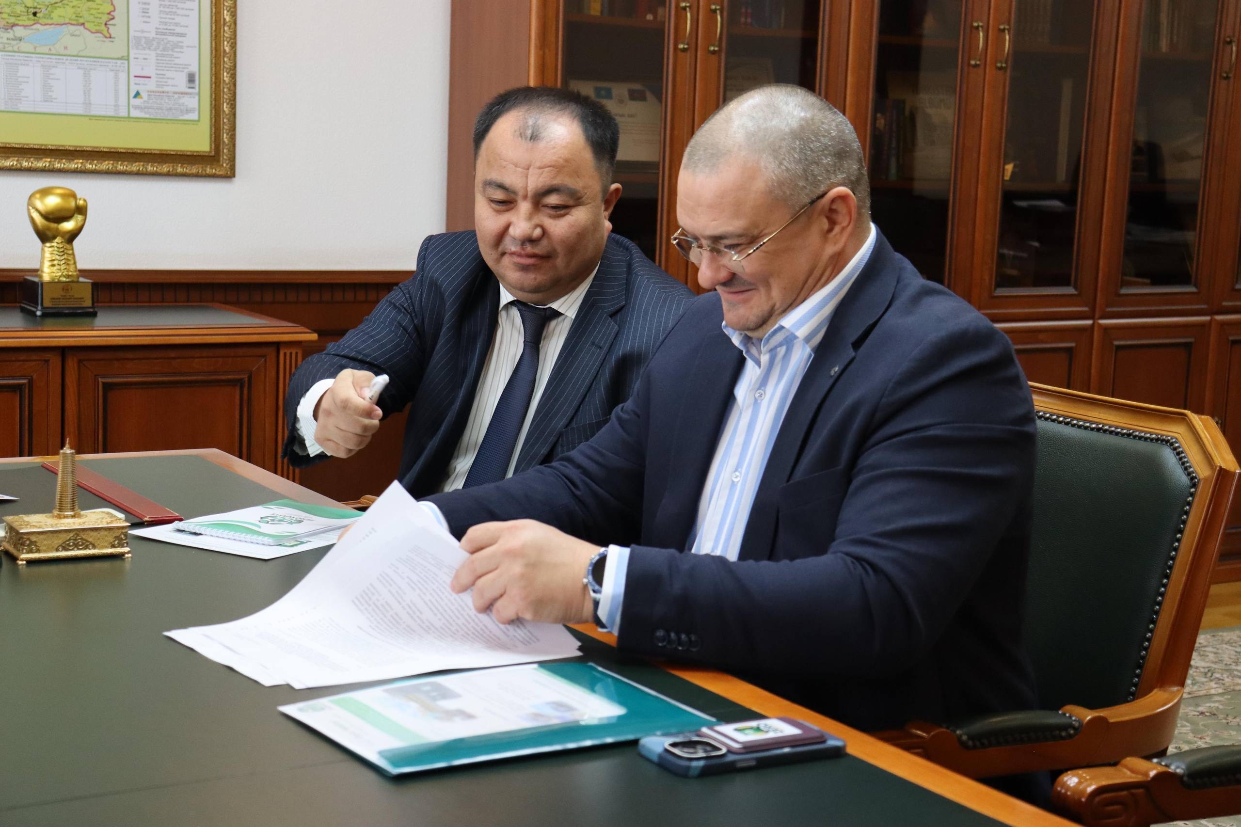 «Таза Қазақстан»: Ақтауда қоқыс шығару қызметін көрсететін жаңа компаниямен келісім-шарт жасалды