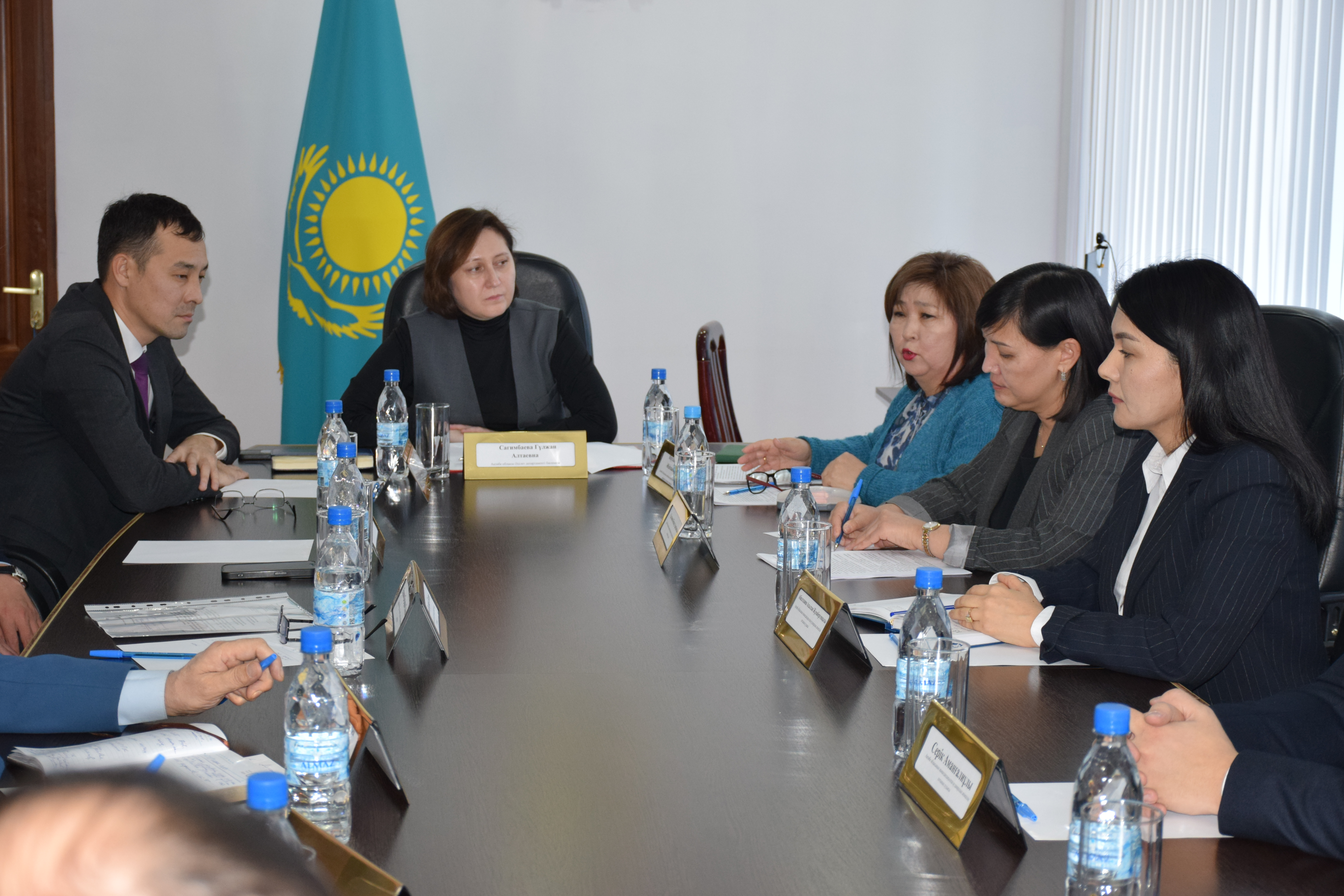 На площадке Департамента юстиции состоялся круглый стол на тему: «Подсудность и подведомственность административных дел».