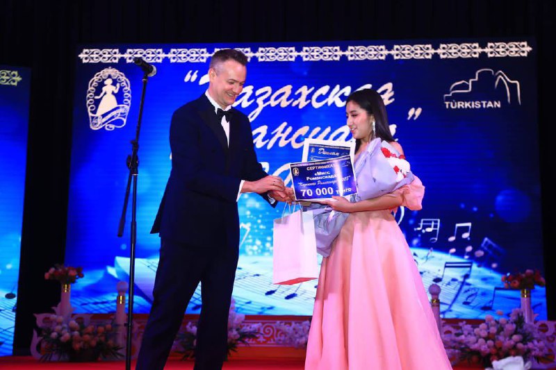 ТҮРКІСТАН: «ҚАЗАҚ РОМАНСИАДАСЫ» БАЙҚАУЫНЫҢ ЖЕҢІМПАЗДАРЫ МАРАПАТТАЛДЫ