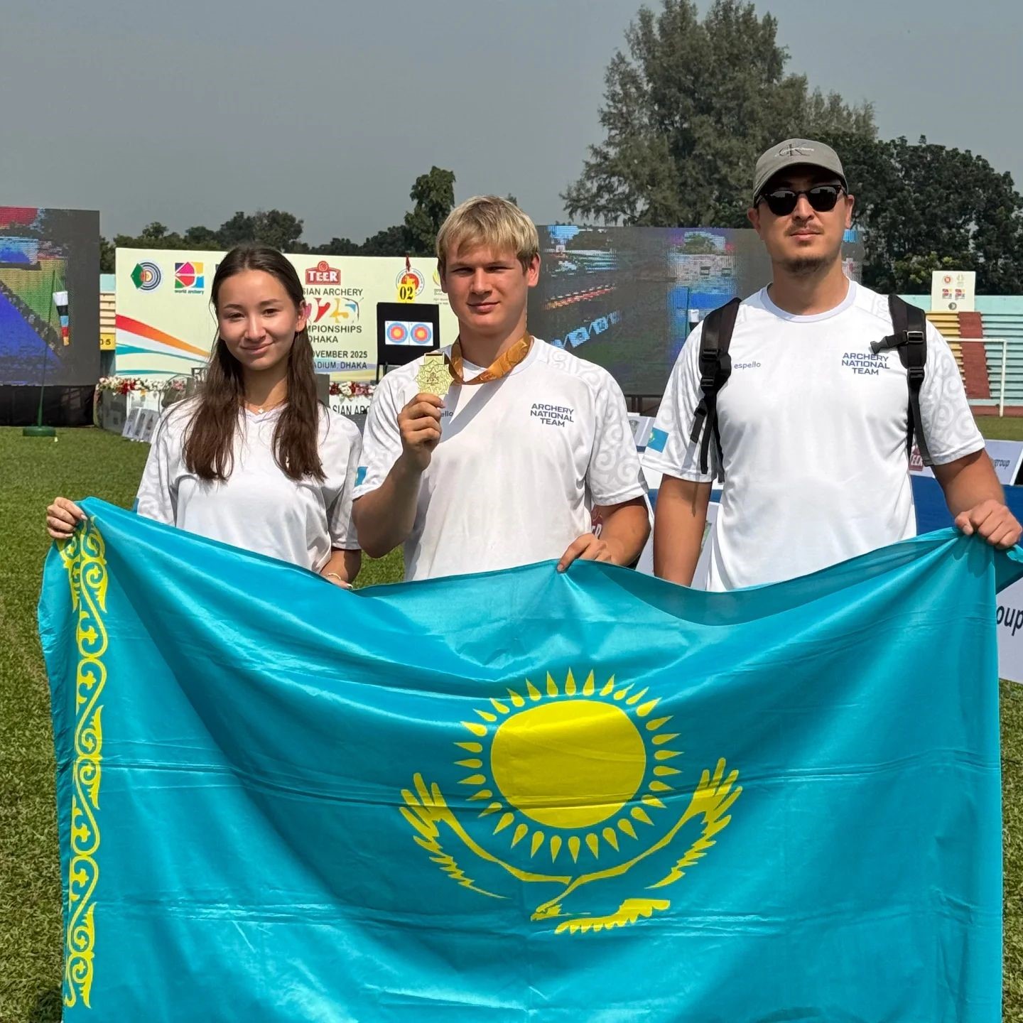 Ақмола облысының әкімі Марат Ахметжанов Даккада (Бангладеш) өткен Азия чемпионатында тарихи жеңіске қол жеткізген садақшы Андрей Тютинді құттықтады.