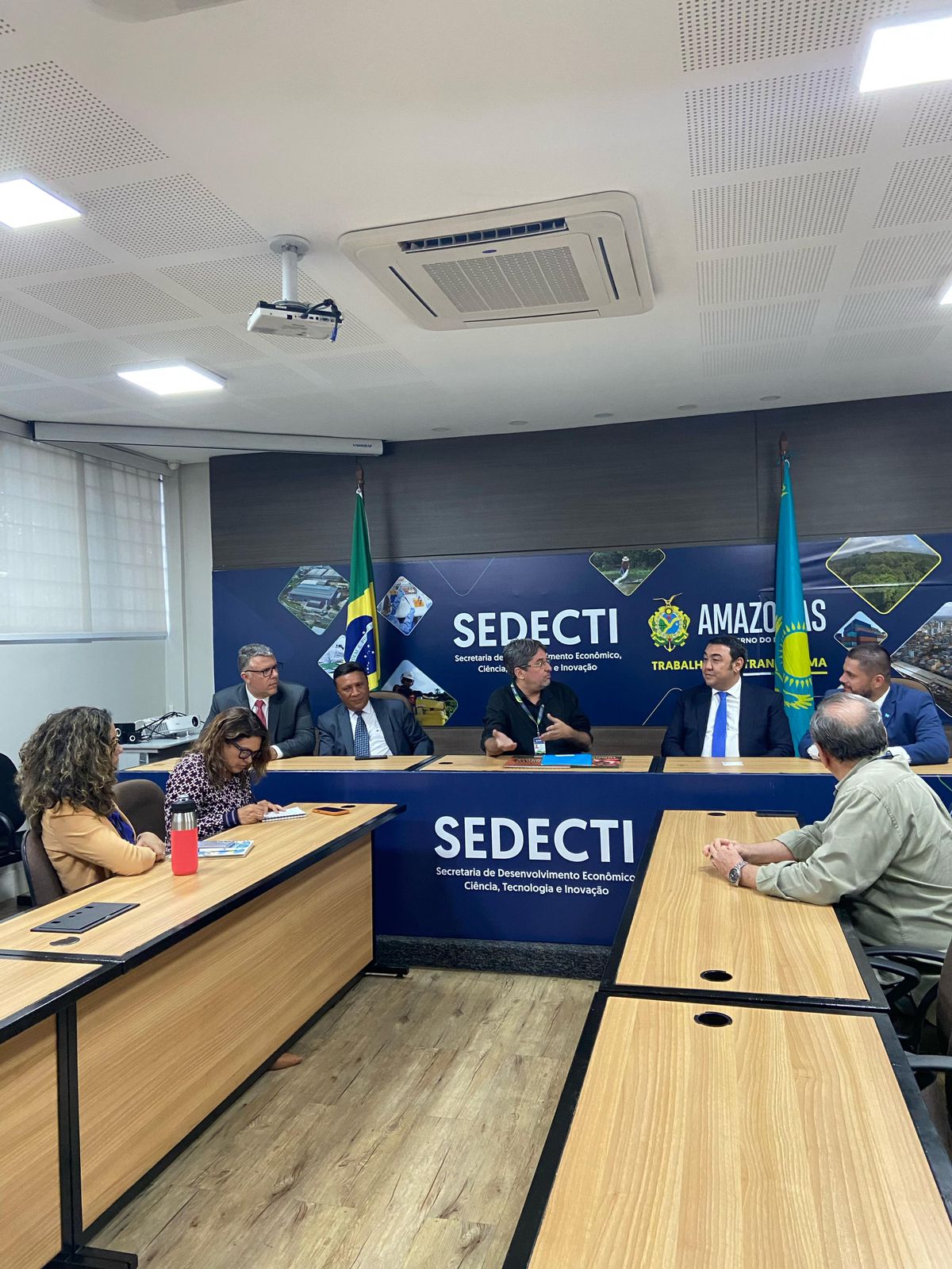 Қазақстанның Елшісі Амазония штатына барды