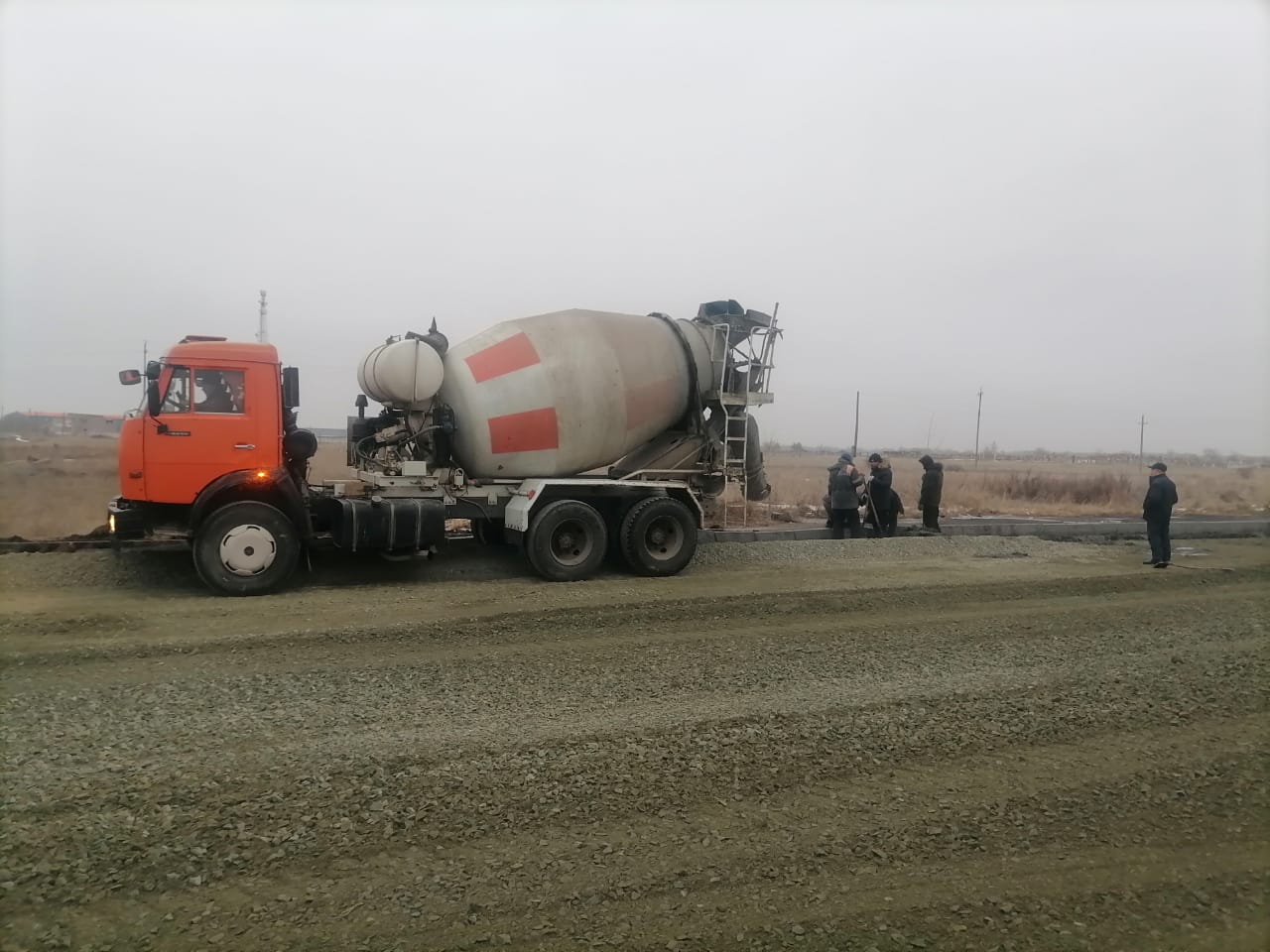 Эстакада орнату жұмыстары жүргізілуде