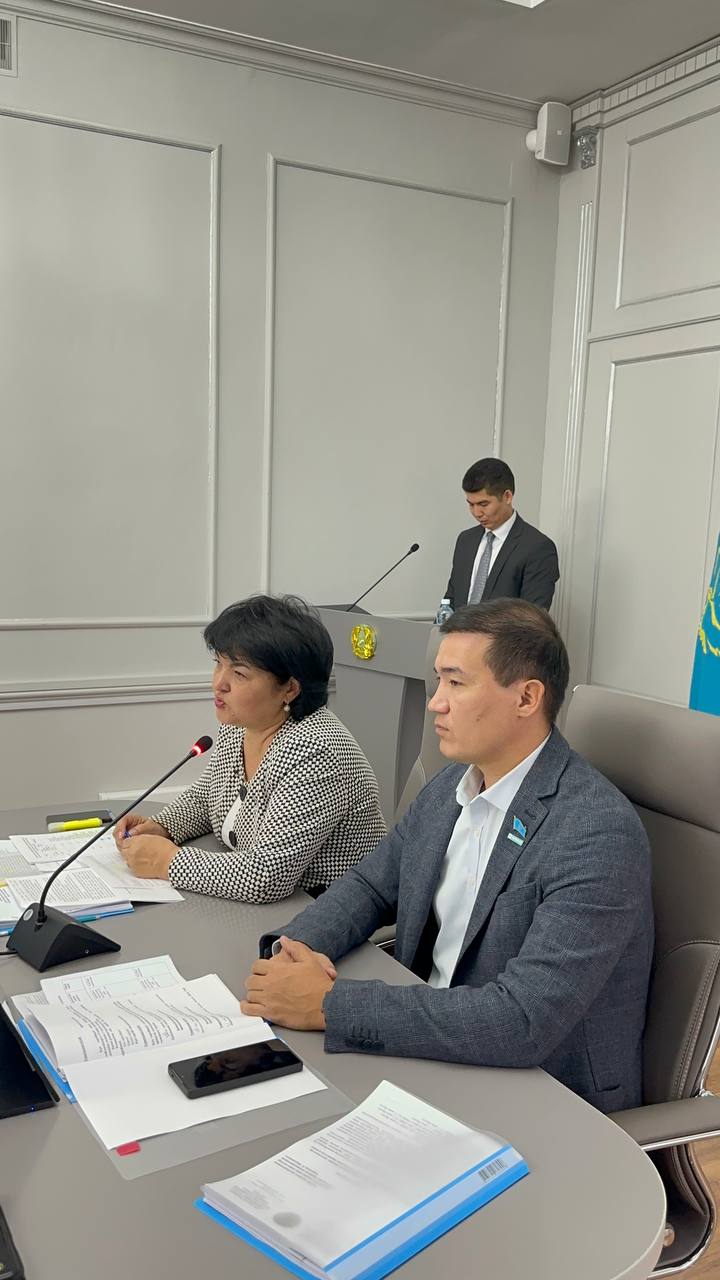 Бюджеттік және әлеуметтік тұрақты комиссияларының бірлескен отырысы өтті