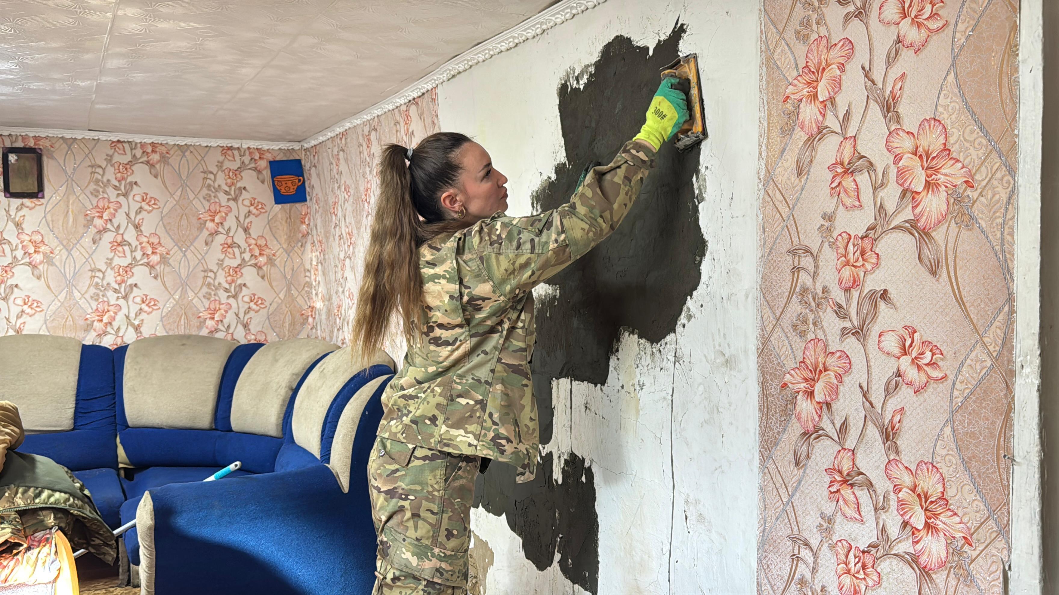 Құтқарушылар тұрғындарға пештерін ретке келтіруге көмектесуде