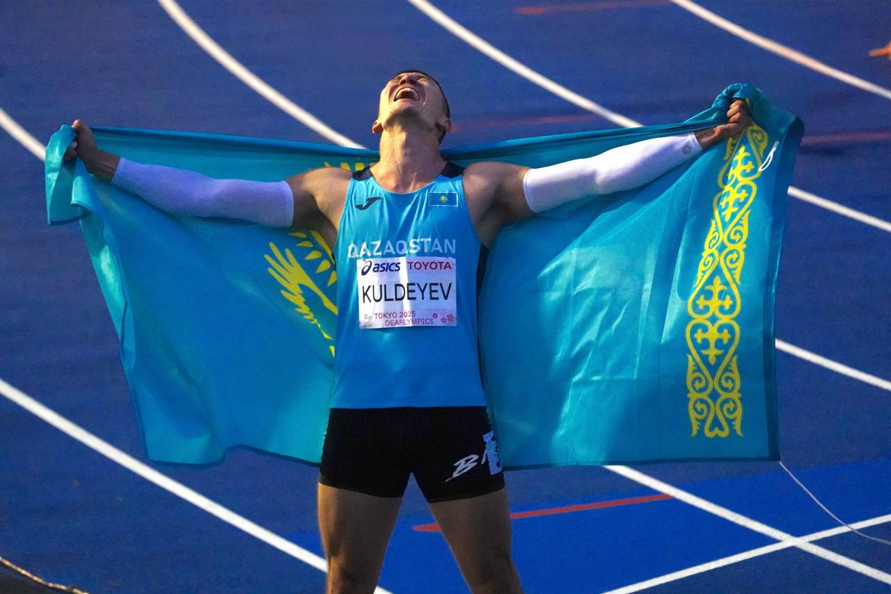 Нурсултан Кульдеев обновил личный рекорд в прыжке с шестом (3.90 м)