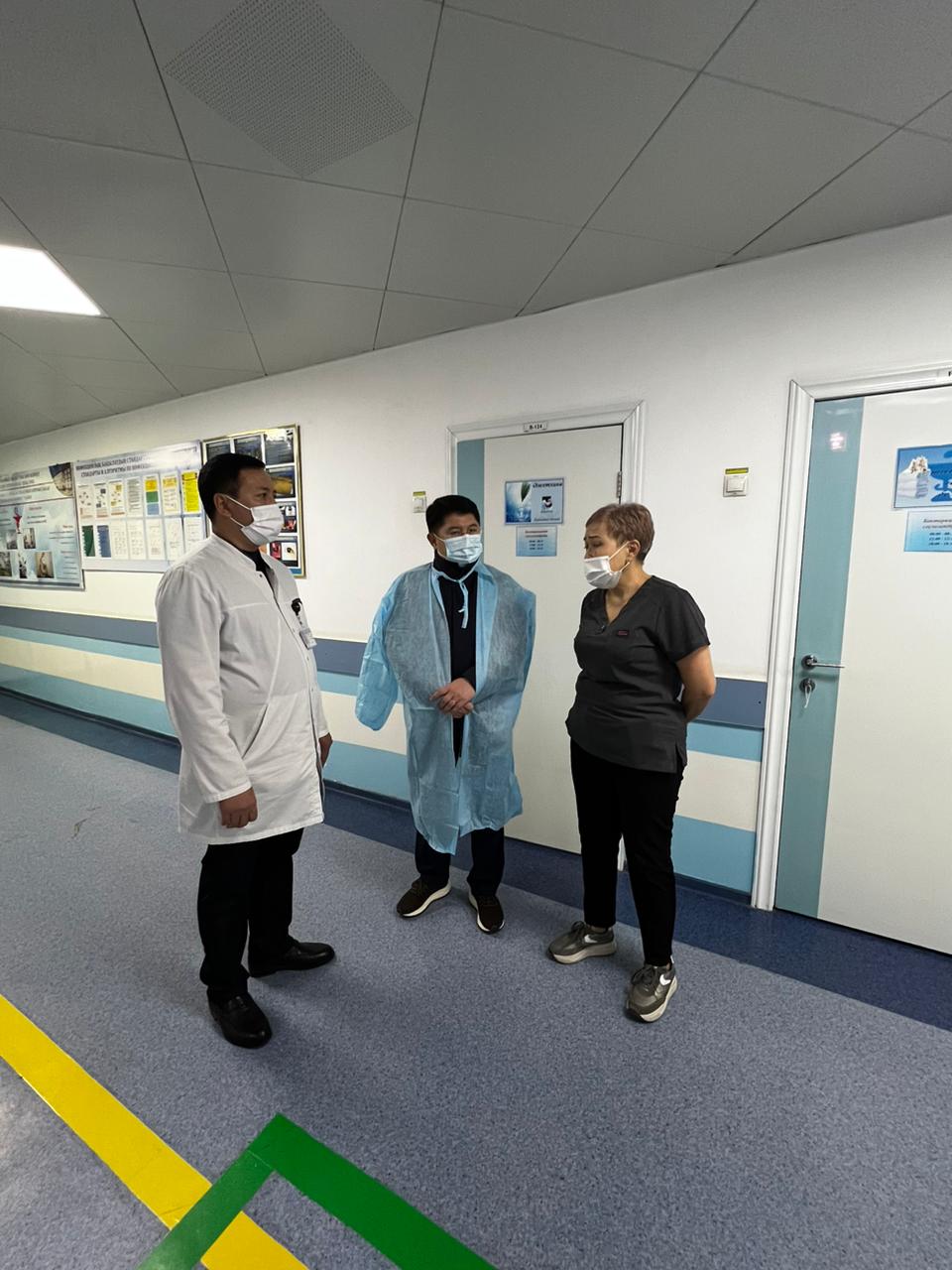 Руководитель управления провел контроль ночного дежурства в детской больнице