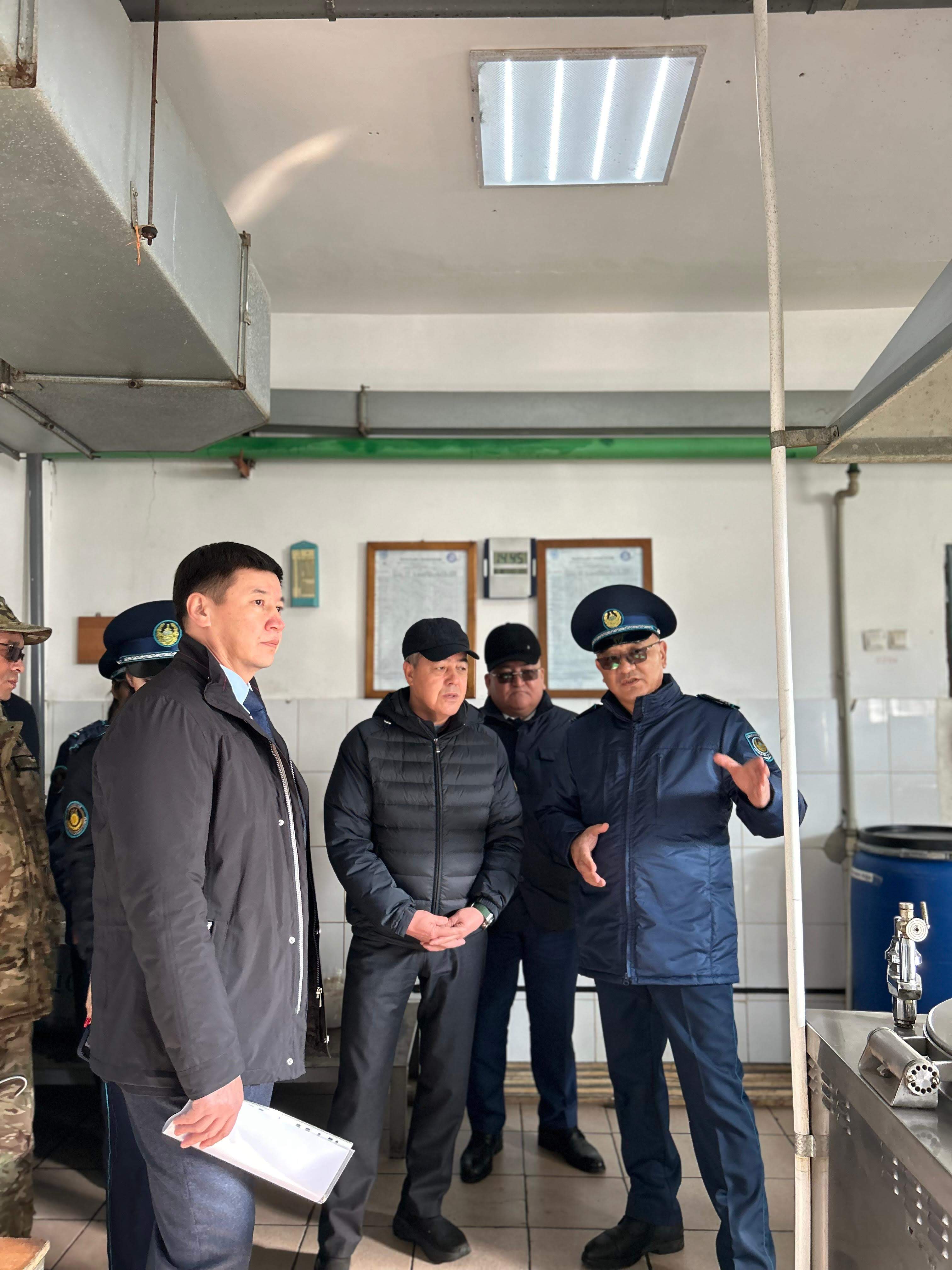 Батыс Қазақстан облысының әкімі облыс прокурорымен бірге қылмыстық-атқару жүйесі мекемелерін аралады.