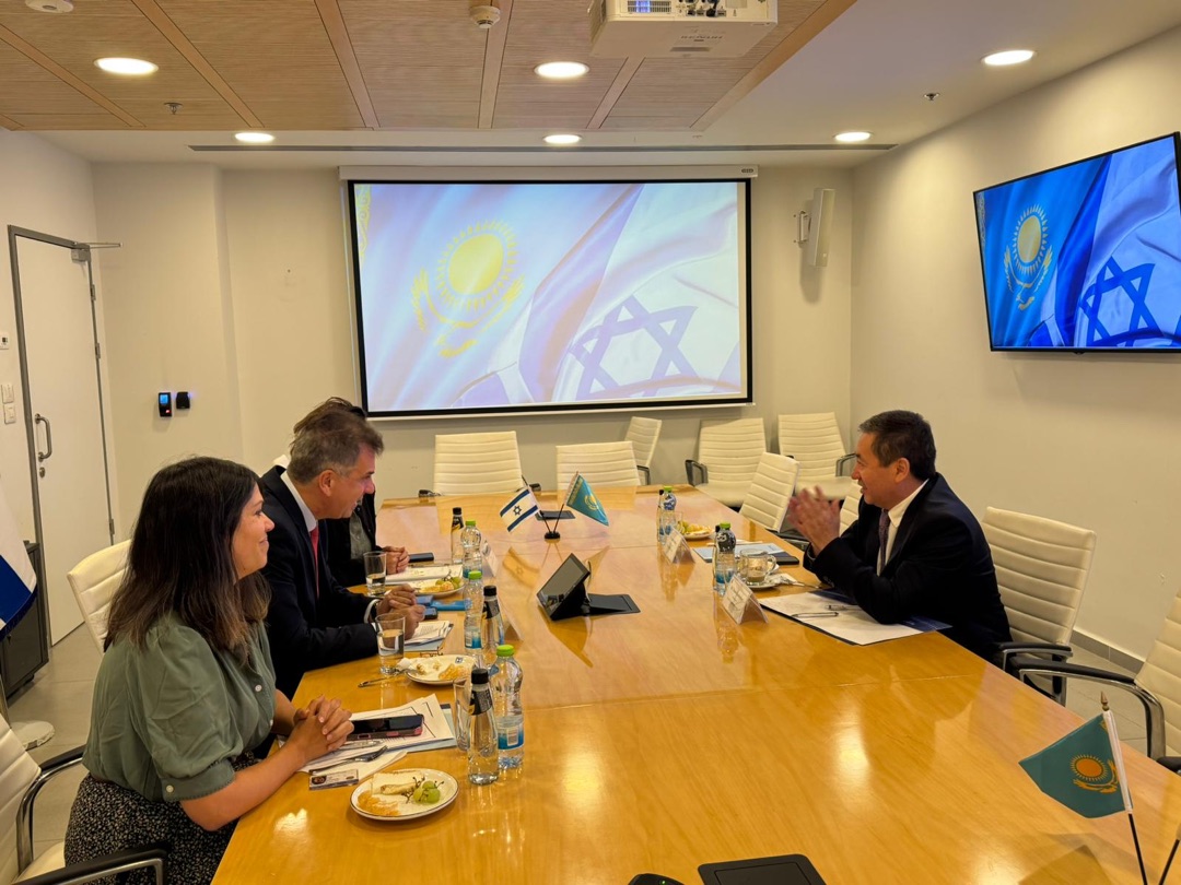Қазақстан Елшісінің Израильдің Энергетика және инфрақұрылым министрімен жұмыс кездесуі