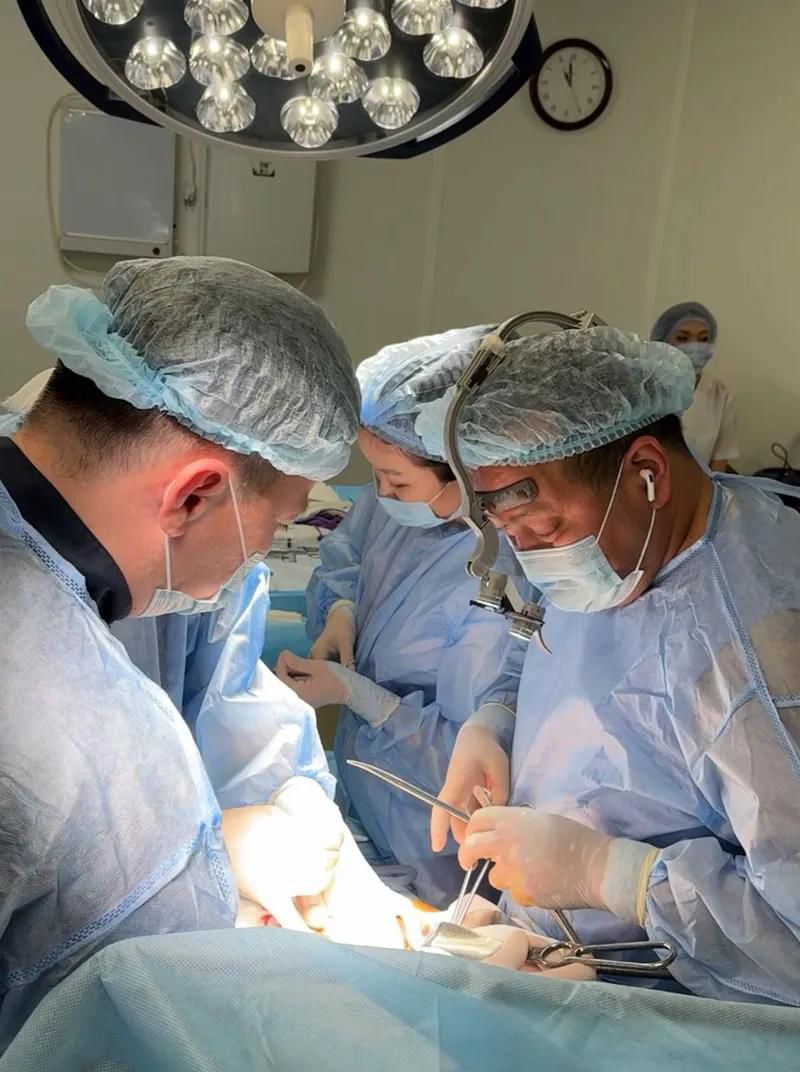 Онкохирурги Алматы спасли жизнь пациентке с раком и тяжелой сердечной недостаточностью